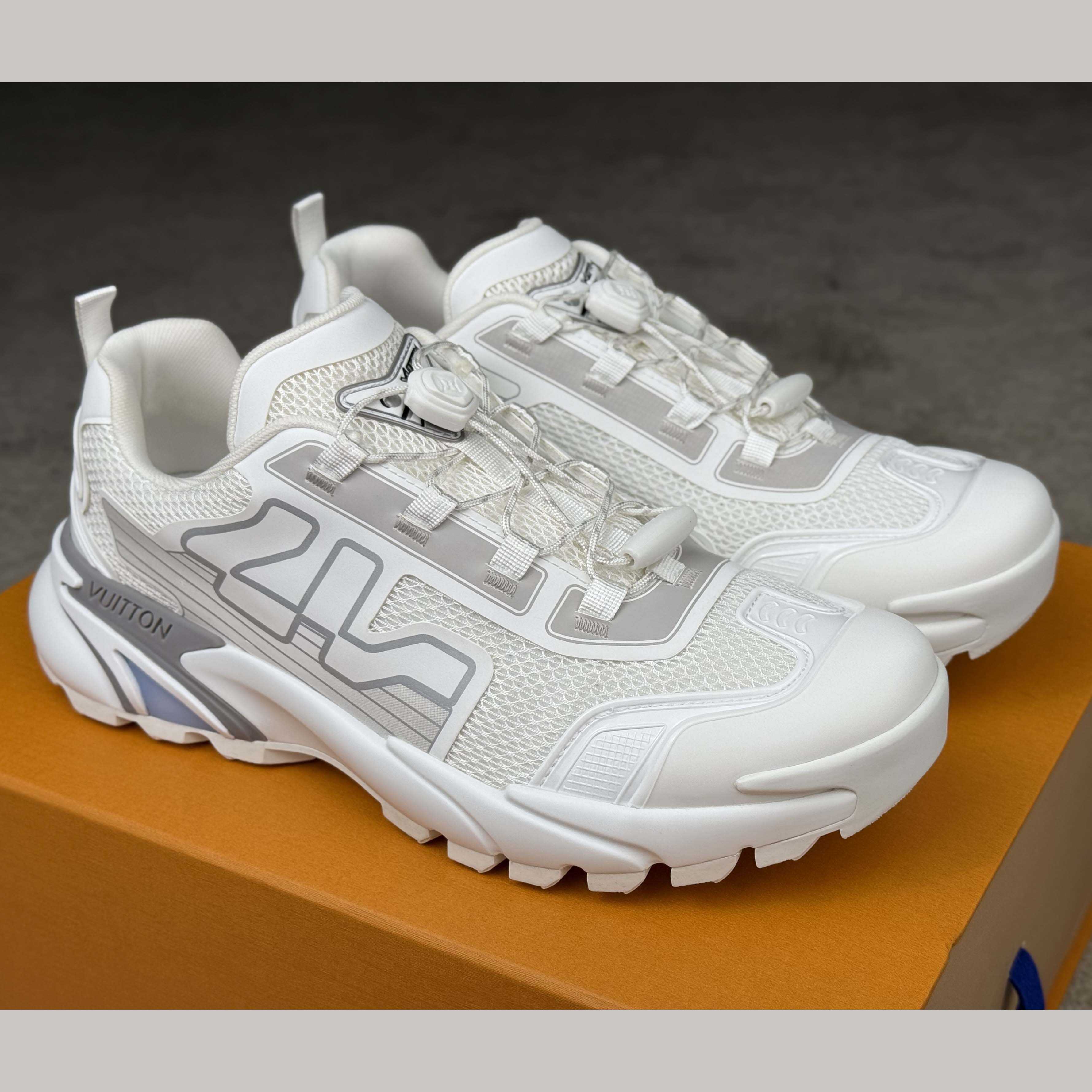 Louis Vuitton LV Runner Tatic Sneaker     1ADGZR - DesignerGu