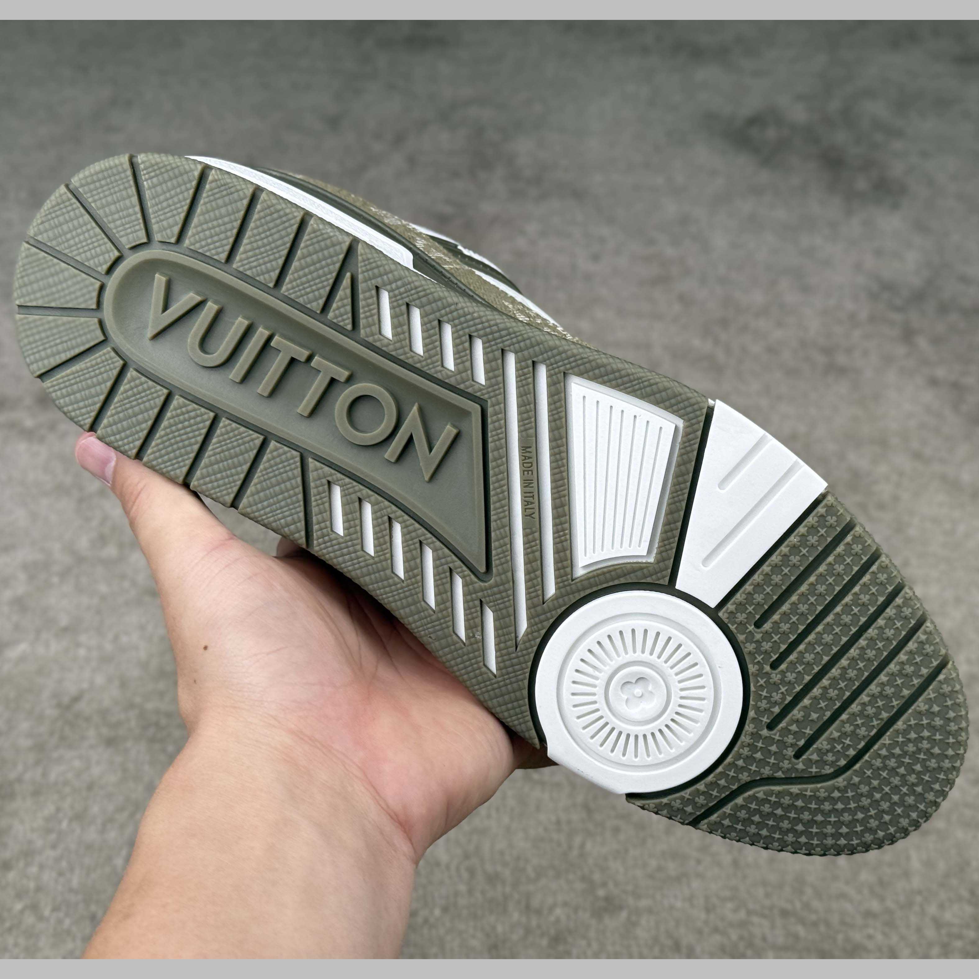 Louis Vuitton LV Trainer Sneaker   1AIKN0 - DesignerGu