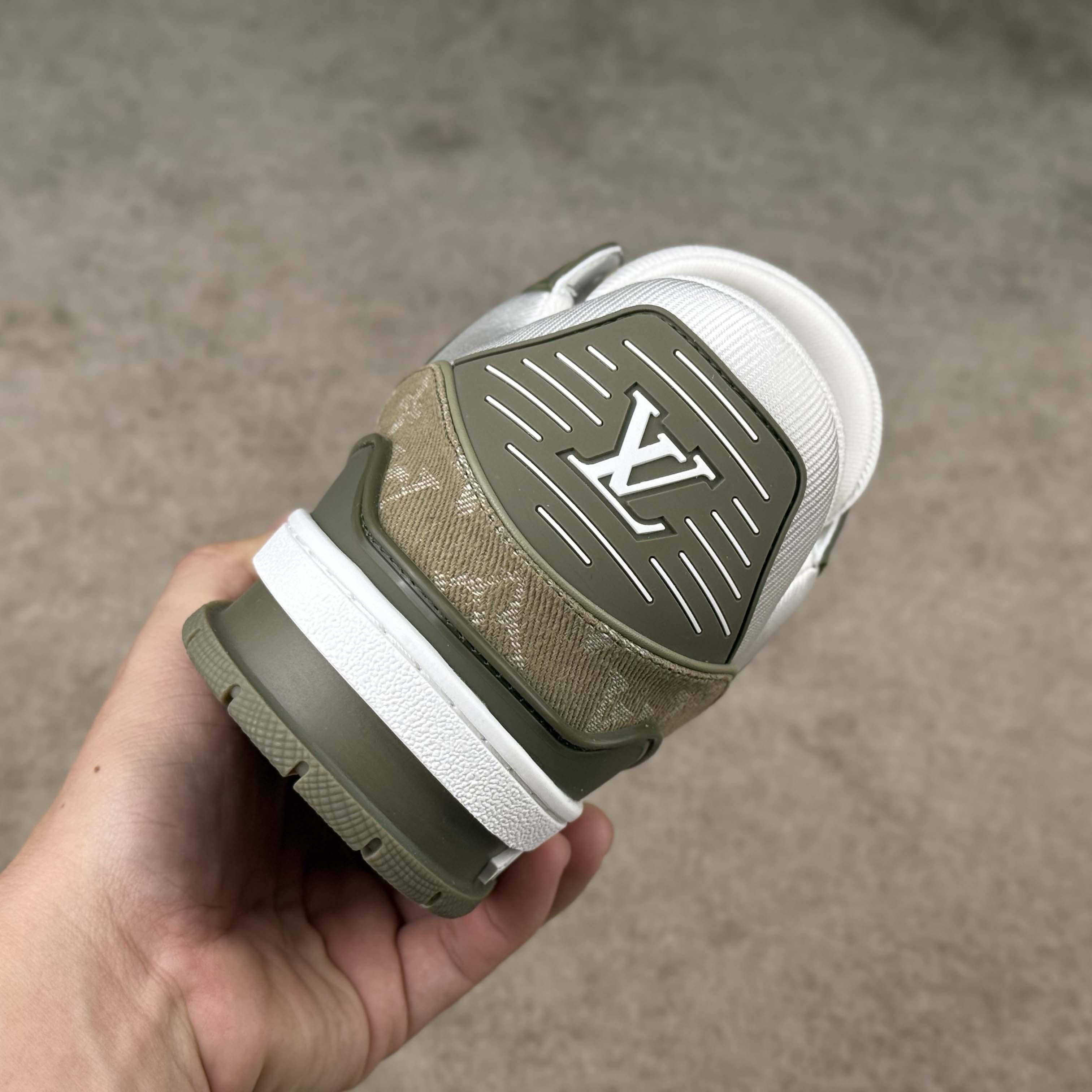 Louis Vuitton LV Trainer Sneaker   1AIKN0 - DesignerGu