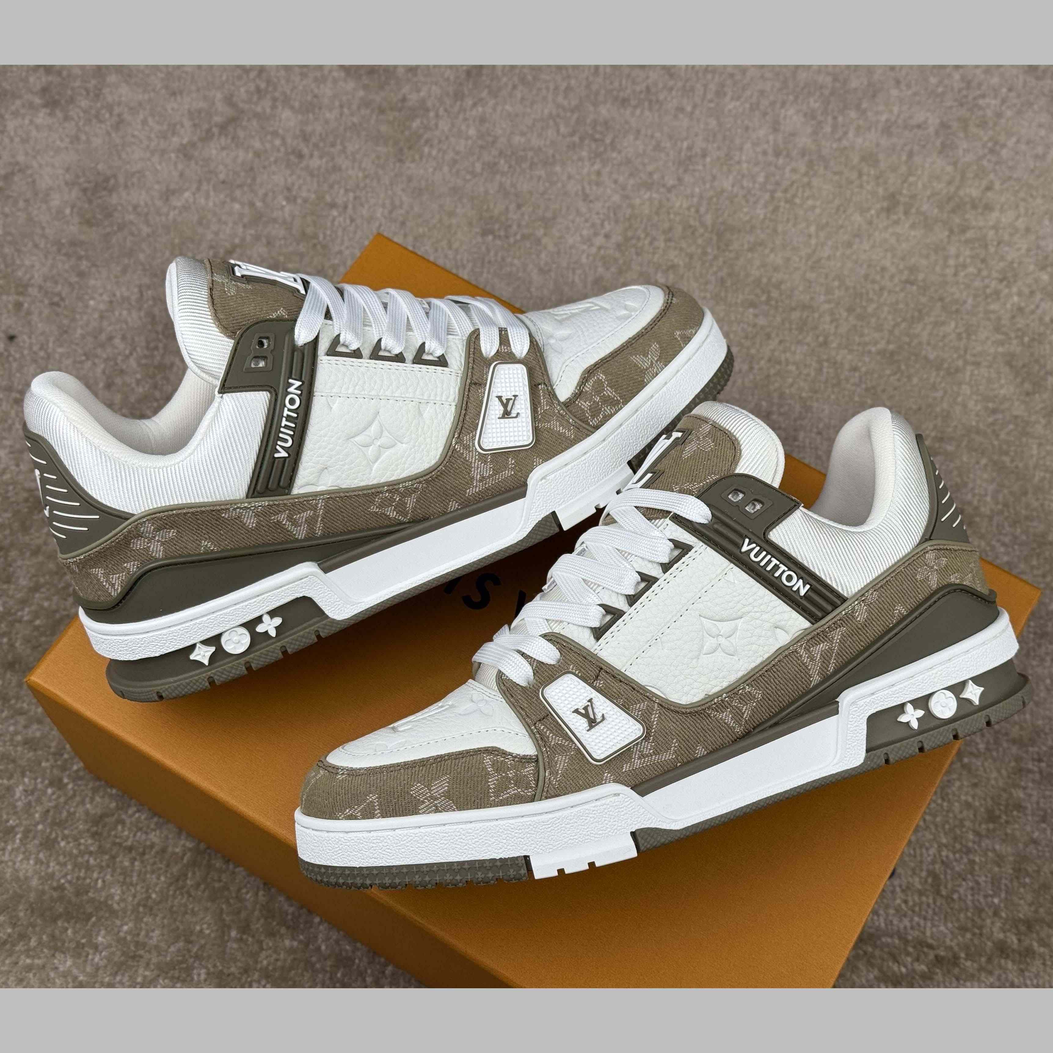 Louis Vuitton LV Trainer Sneaker   1AIKN0 - DesignerGu