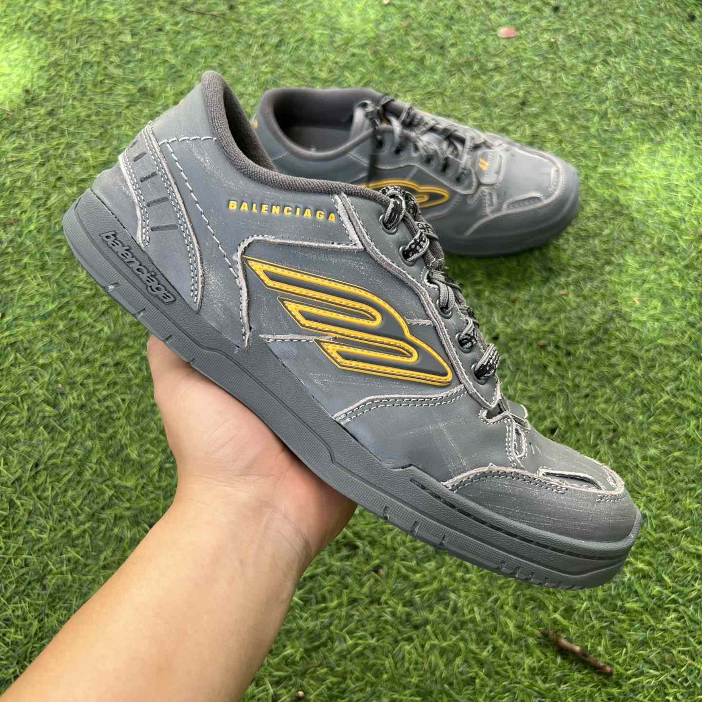 Balenciaga Hamptons Worn-Out Sneaker In Grey And Yellow Cowskin And Polyester - DesignerGu