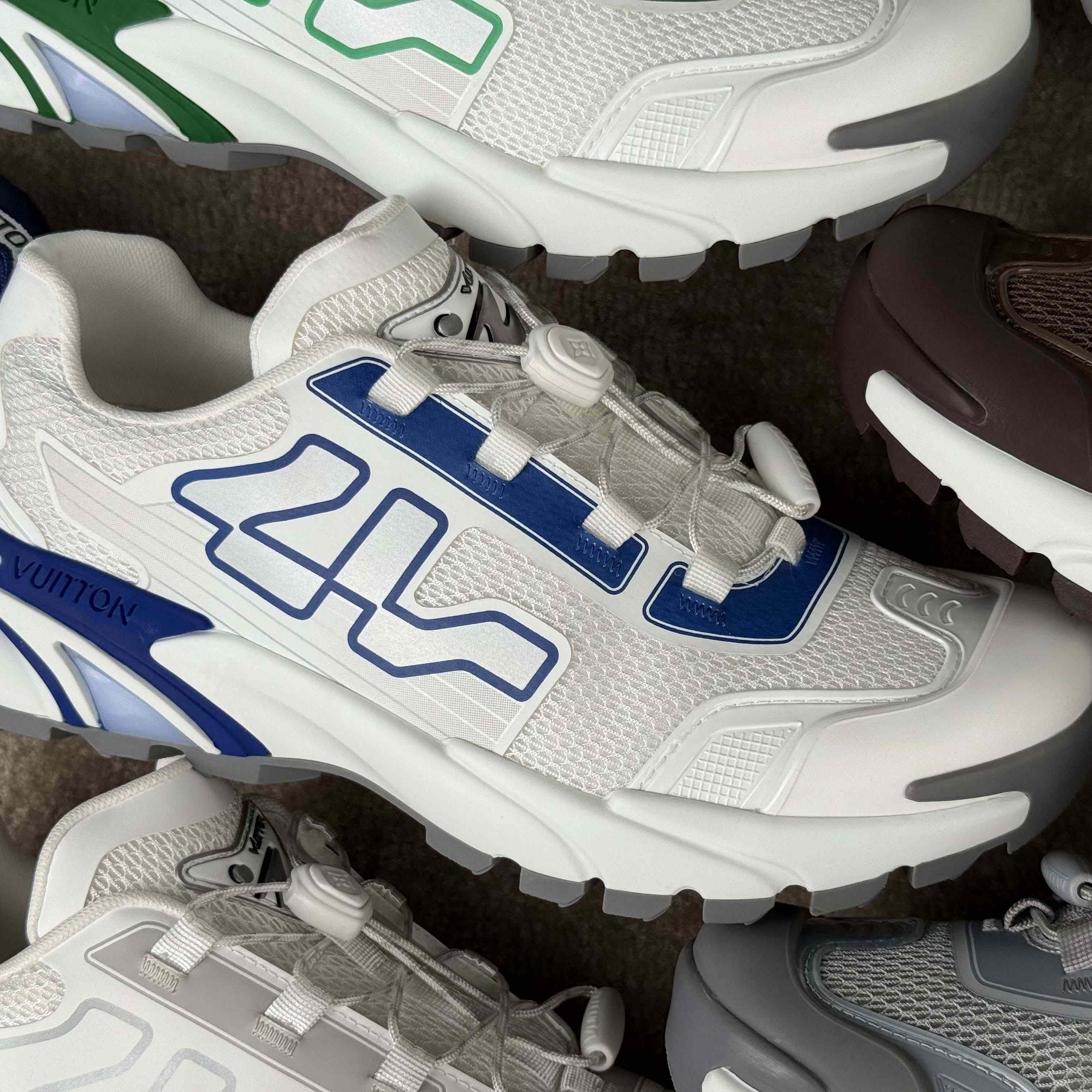 Louis Vuitton LV Runner Tatic Sneaker     1AHTWT - DesignerGu