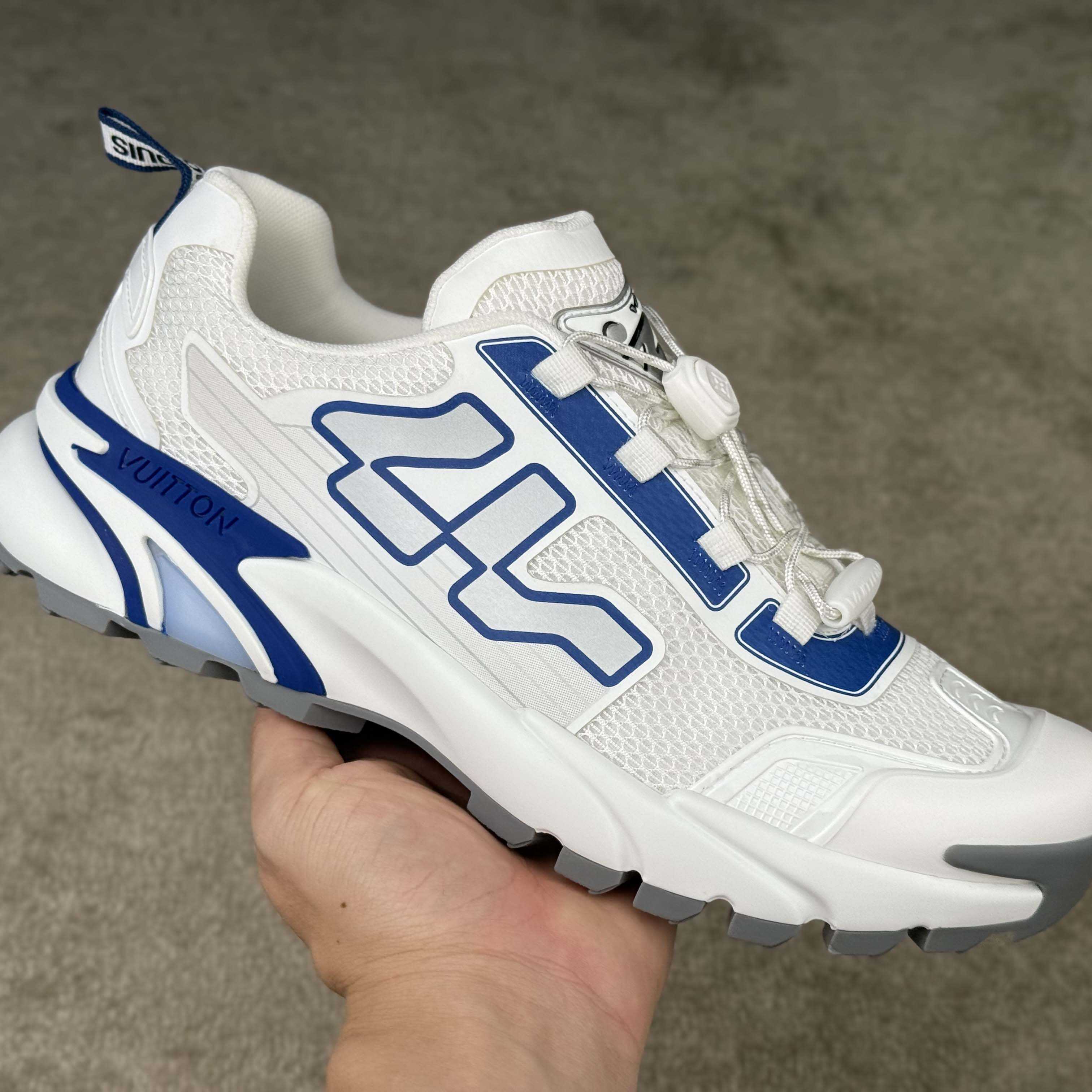 Louis Vuitton LV Runner Tatic Sneaker     1AHTWT - DesignerGu