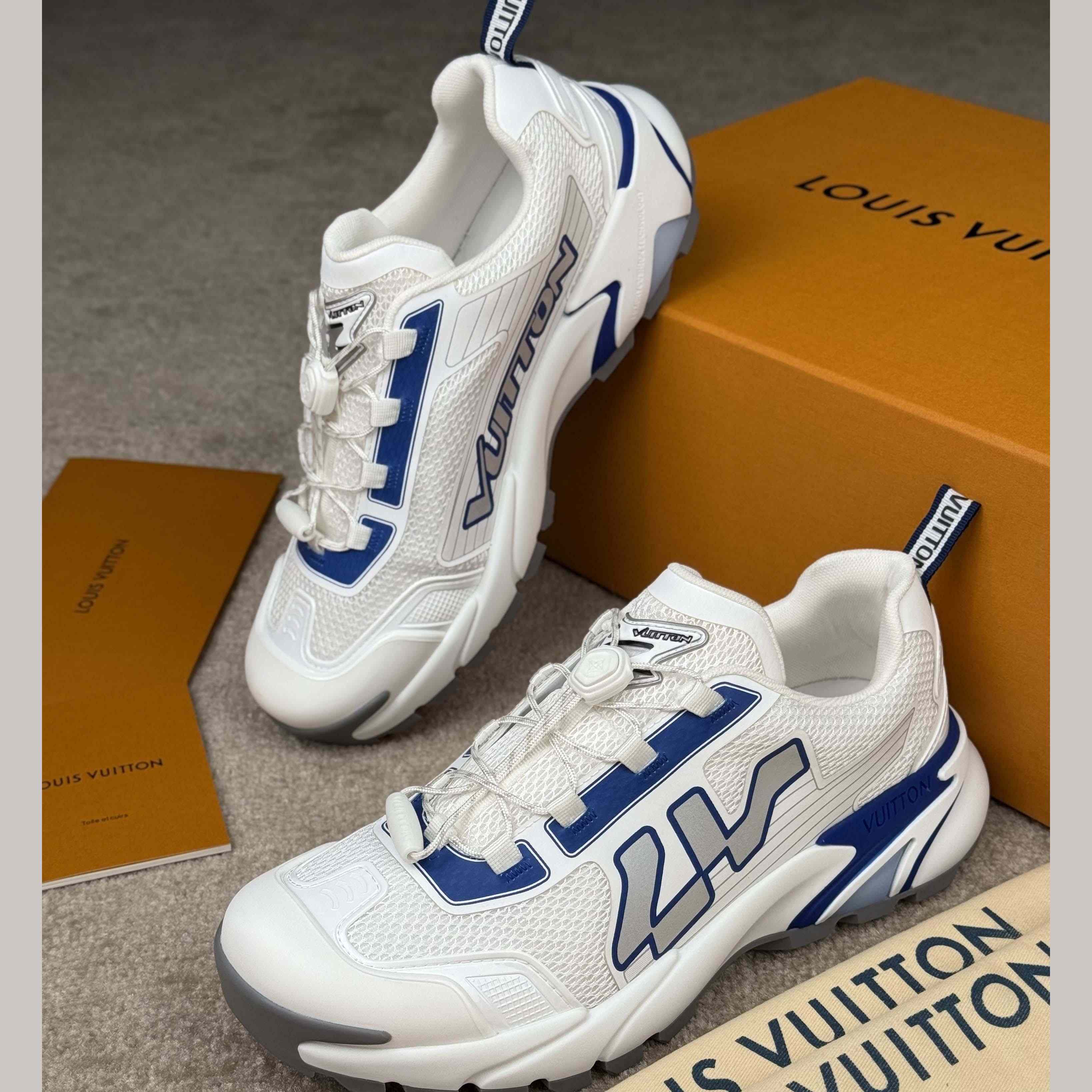 Louis Vuitton LV Runner Tatic Sneaker     1AHTWT - DesignerGu