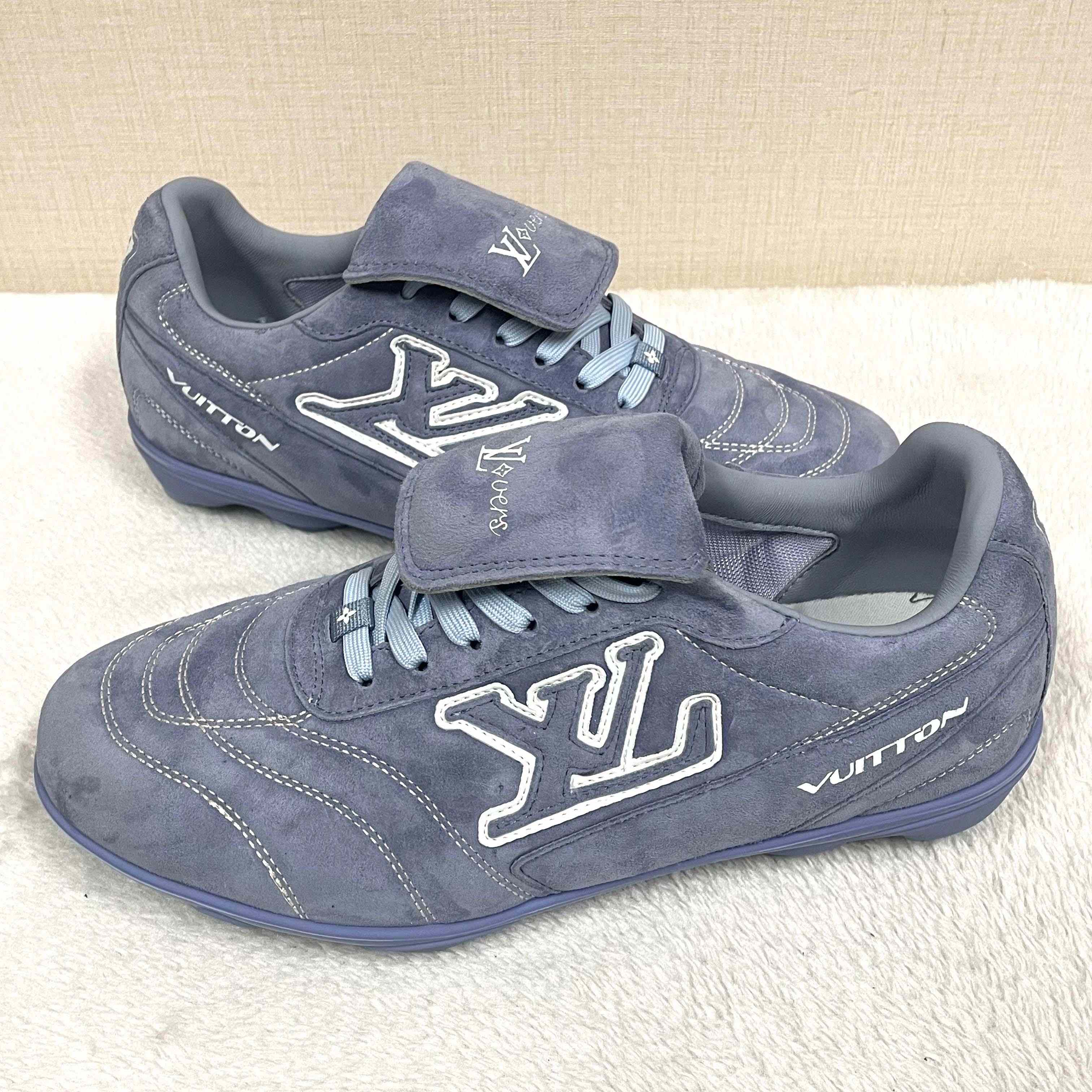 Louis Vuitton LV Footprint Soccer   1AHTZ4 - DesignerGu