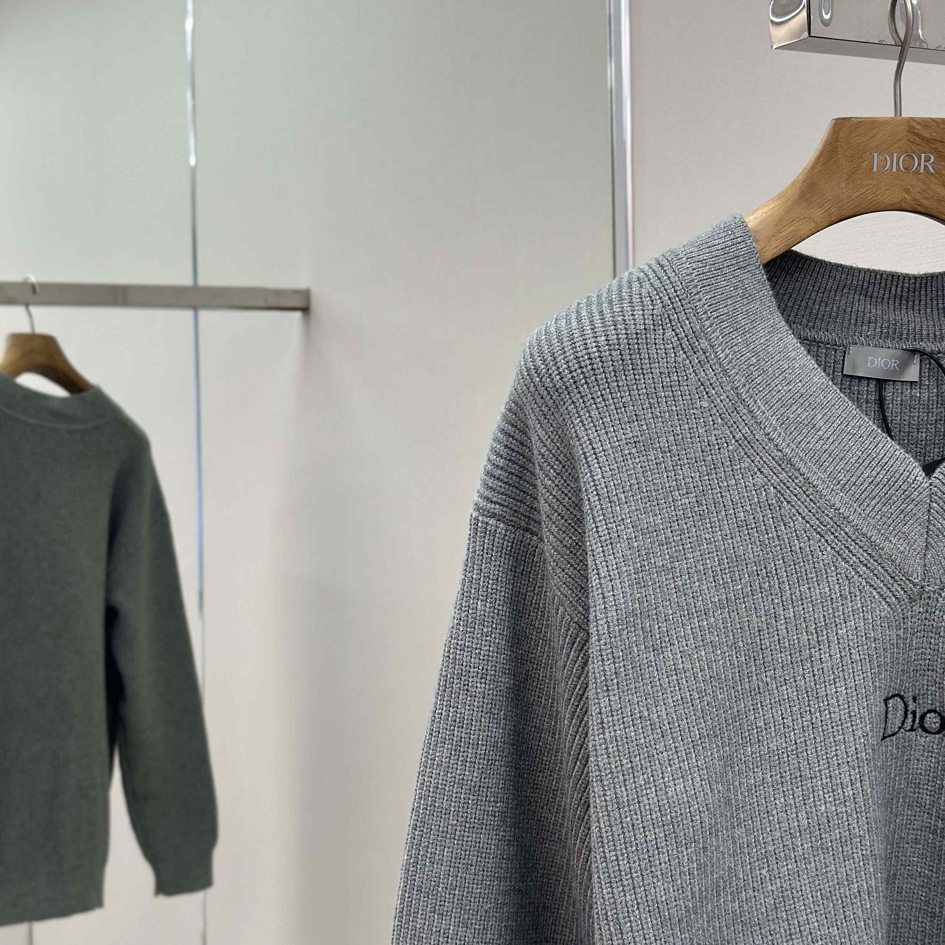 Dior V-Neck Sweater - DesignerGu