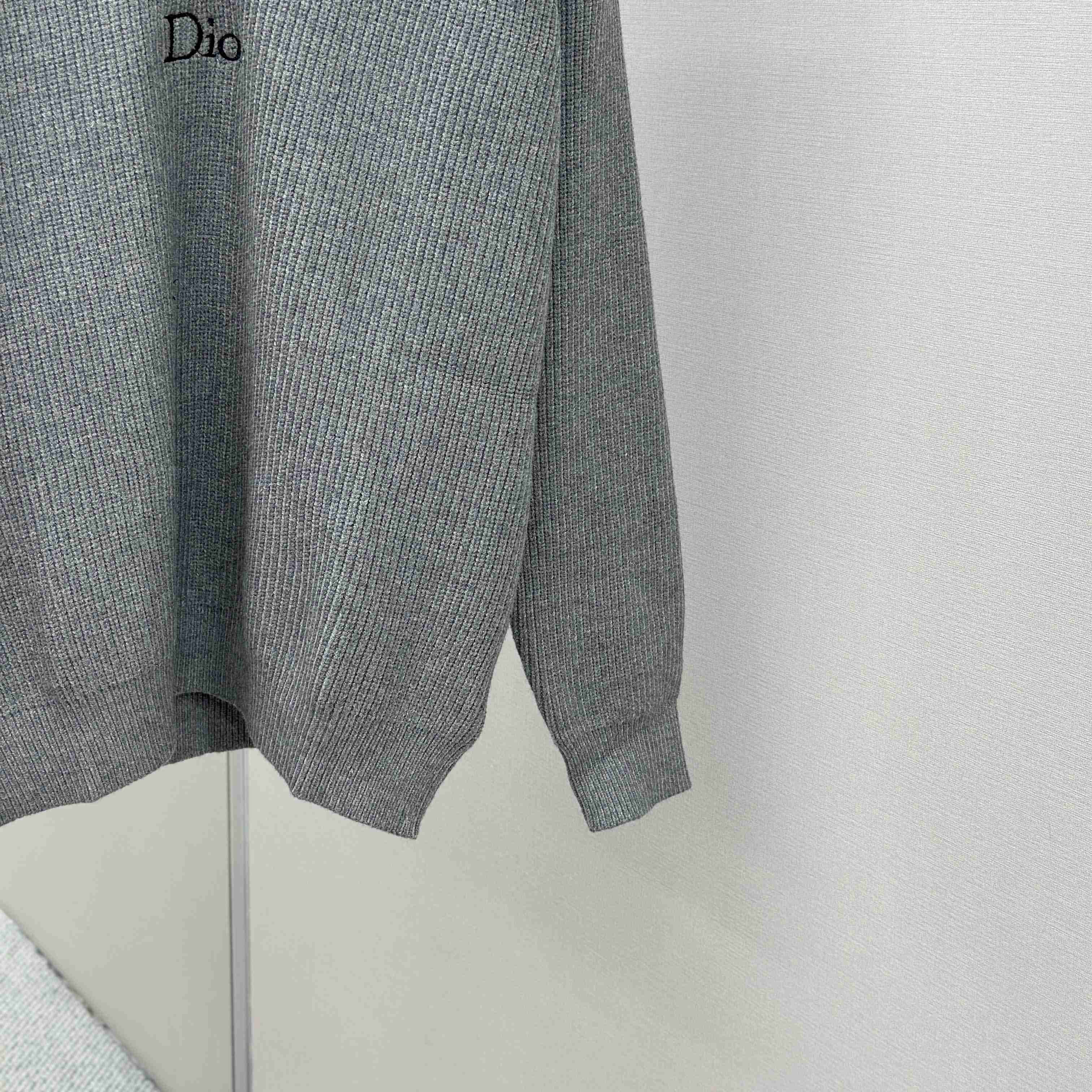 Dior V-Neck Sweater - DesignerGu