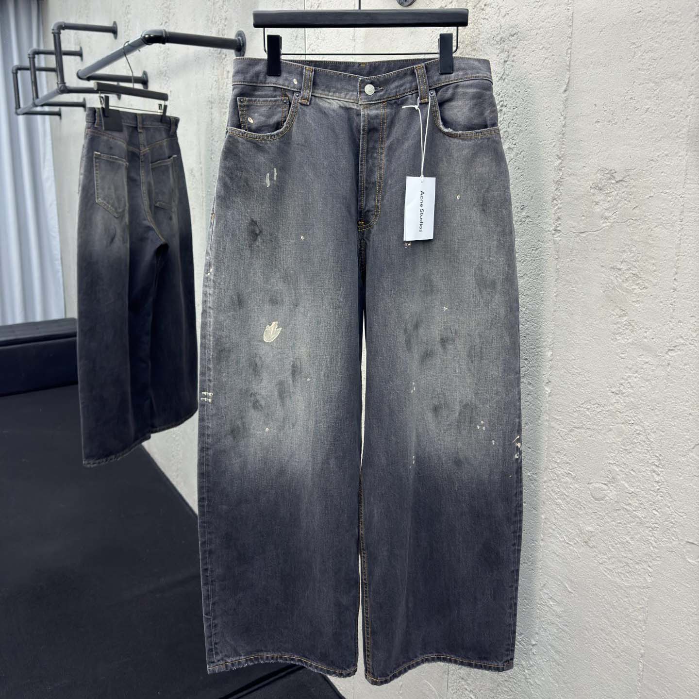 Acne Studios Loose Fit Jeans - 2023m - DesignerGu