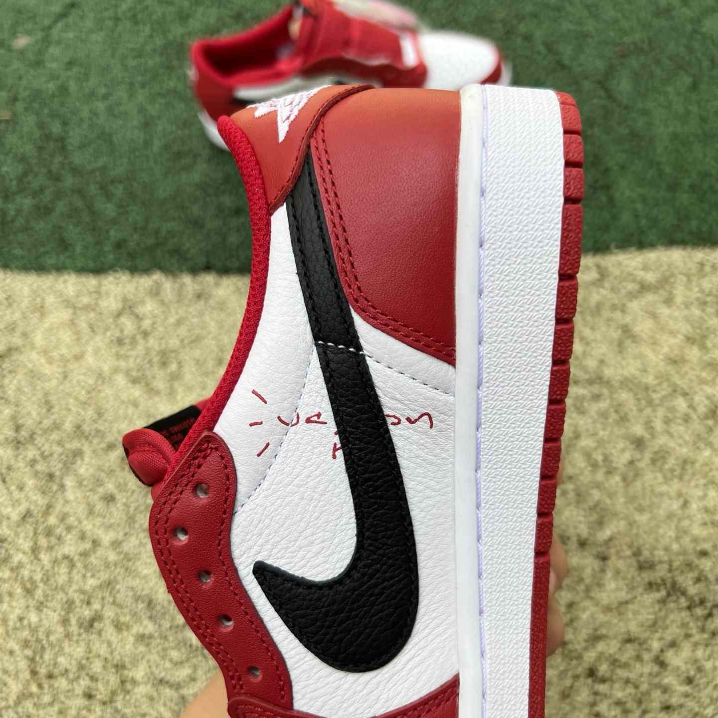 Travis Scott x Air Jordan 1 Low OG    DM7866-101 - DesignerGu