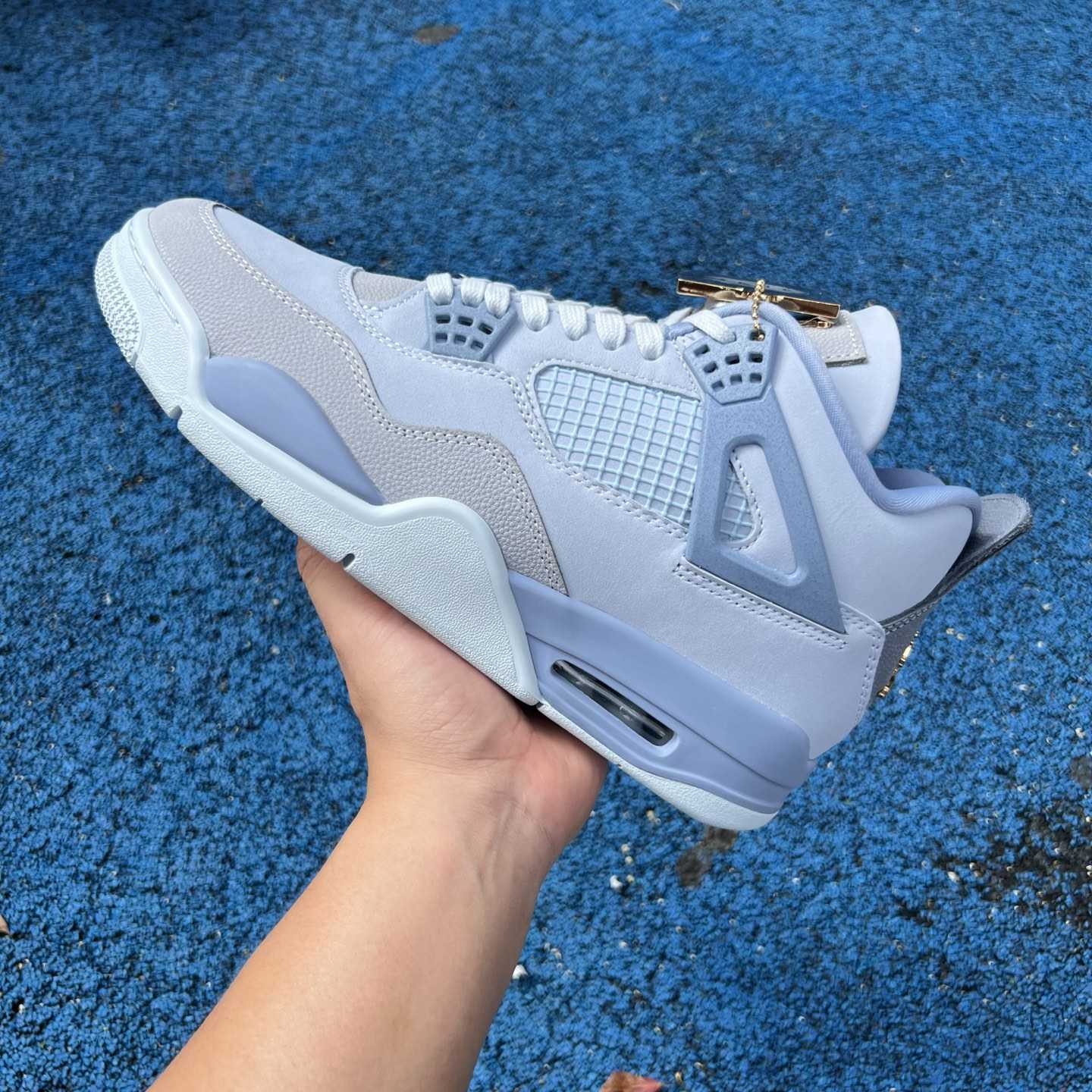 Jordan Air Jordan 4 UNC Tar Heels PE    HV9204-407 - DesignerGu