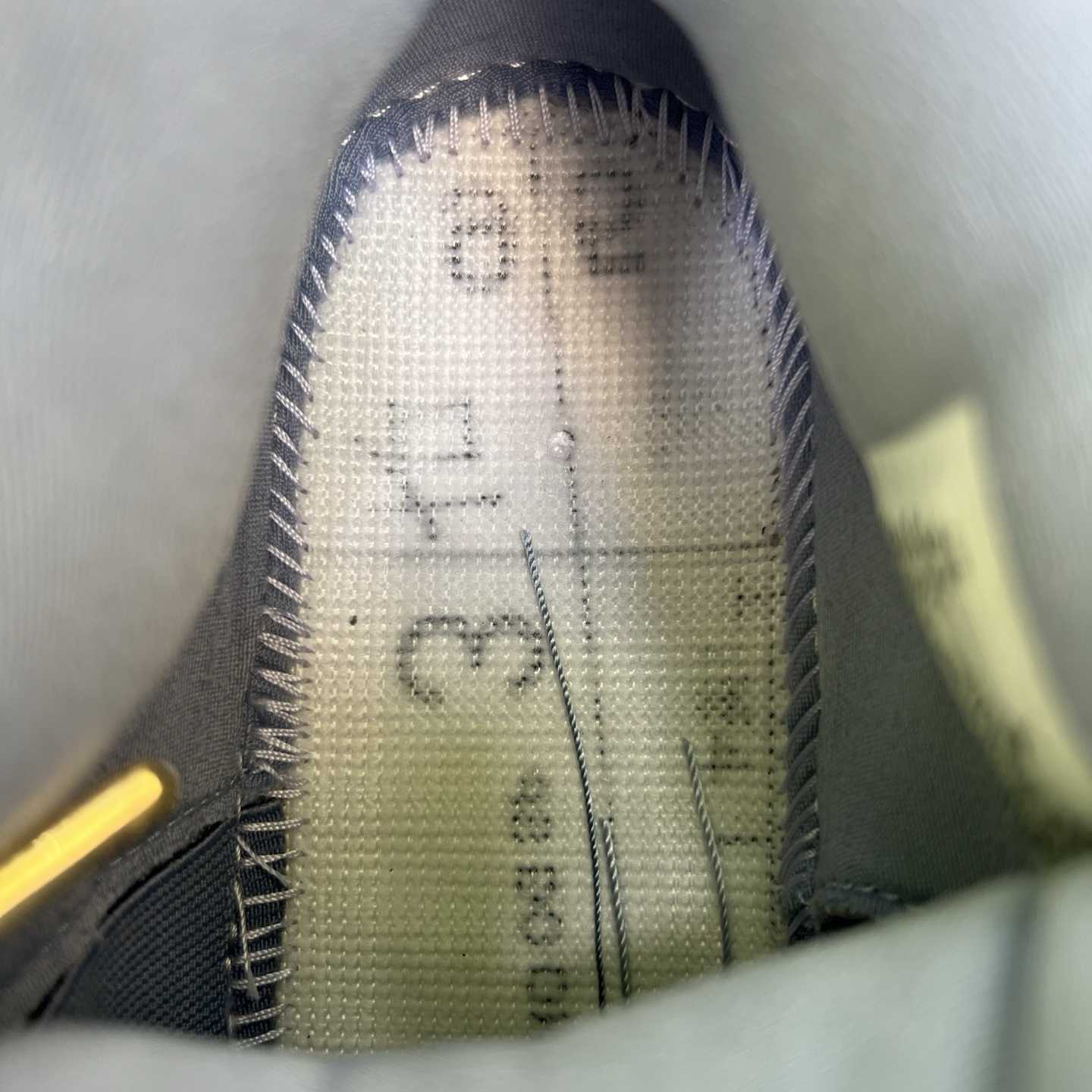 Jordan Air Jordan 4 UNC Tar Heels PE    HV9204-407 - DesignerGu