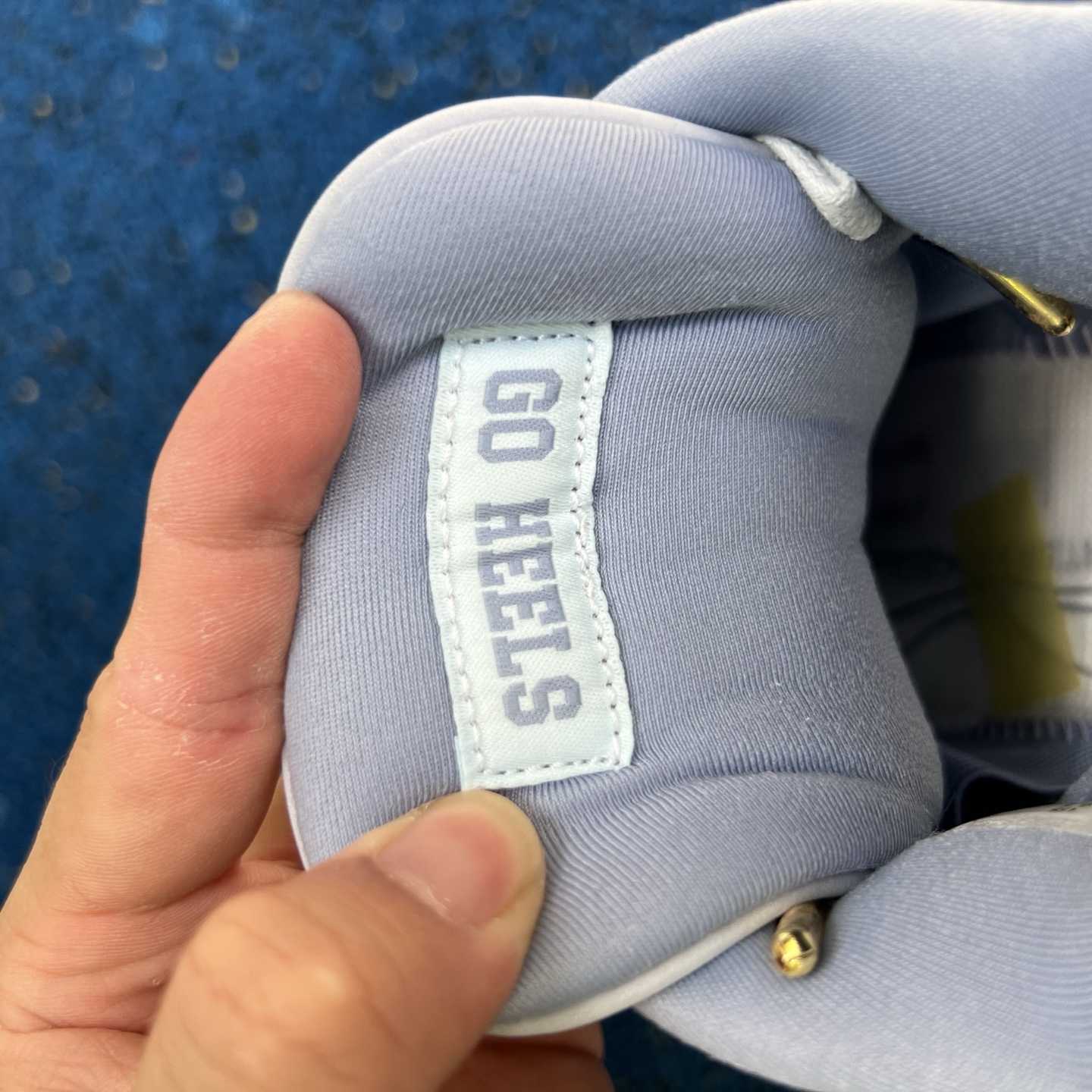 Jordan Air Jordan 4 UNC Tar Heels PE    HV9204-407 - DesignerGu