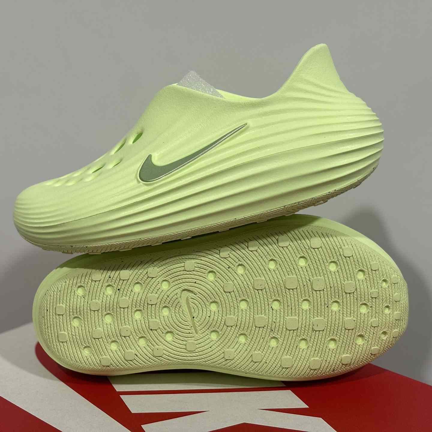 Nike ReactX Rejuven8    HV5062-700 - DesignerGu