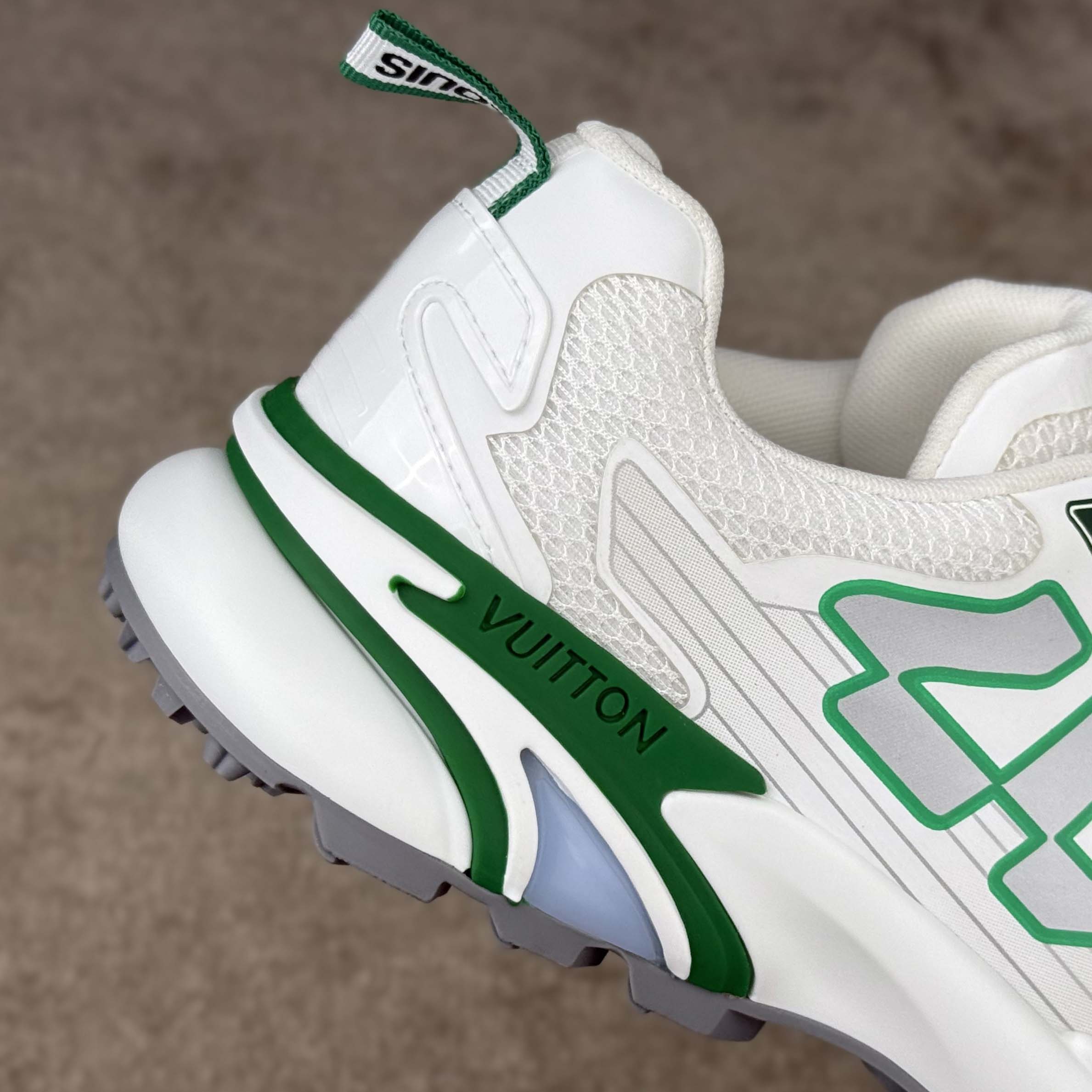 Louis Vuitton LV Runner Tatic Sneaker     1AHTVV - DesignerGu