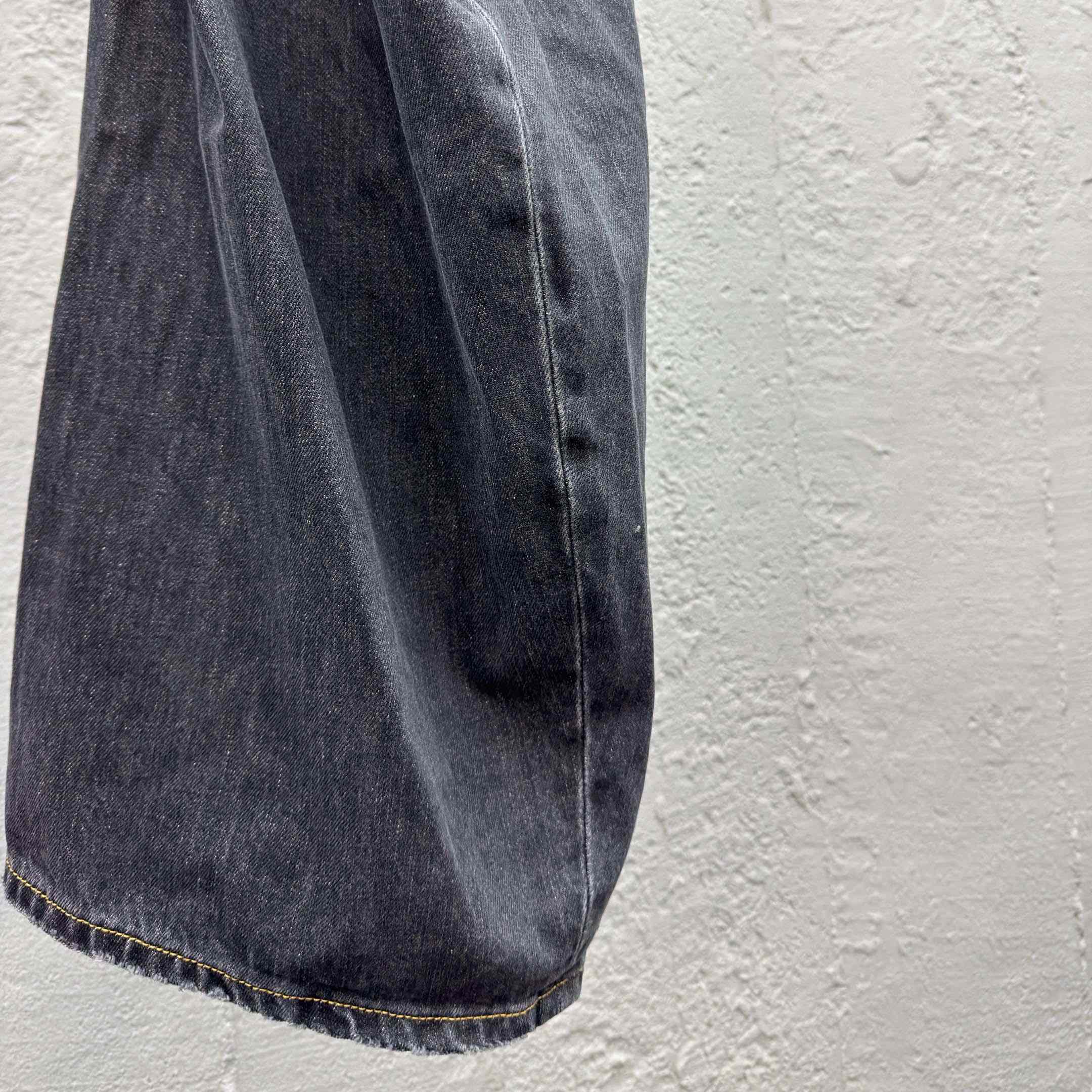 Acne Studios  Loose fit Jeans - 2006F  - DesignerGu