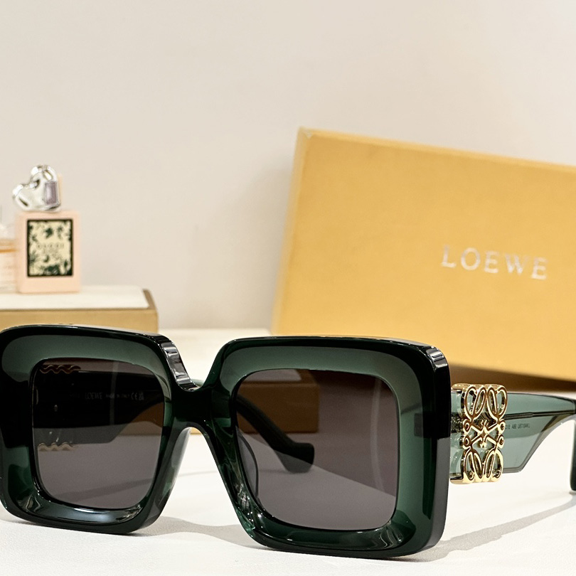 Loewe Beveled Square Maxi Anagram Sunglasses  LW40176U - DesignerGu