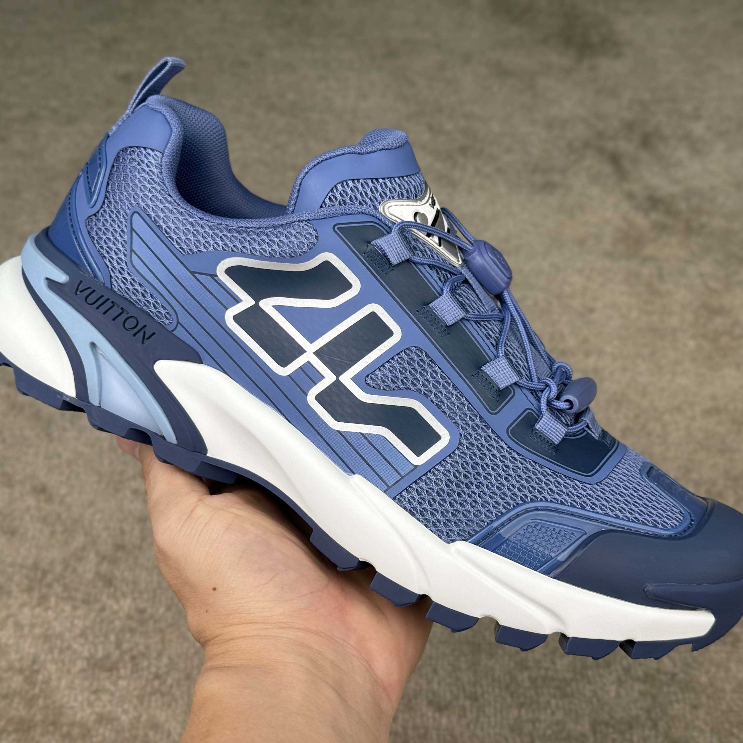 Louis Vuitton LV Runner Tatic Sneaker     1AHCPS - DesignerGu