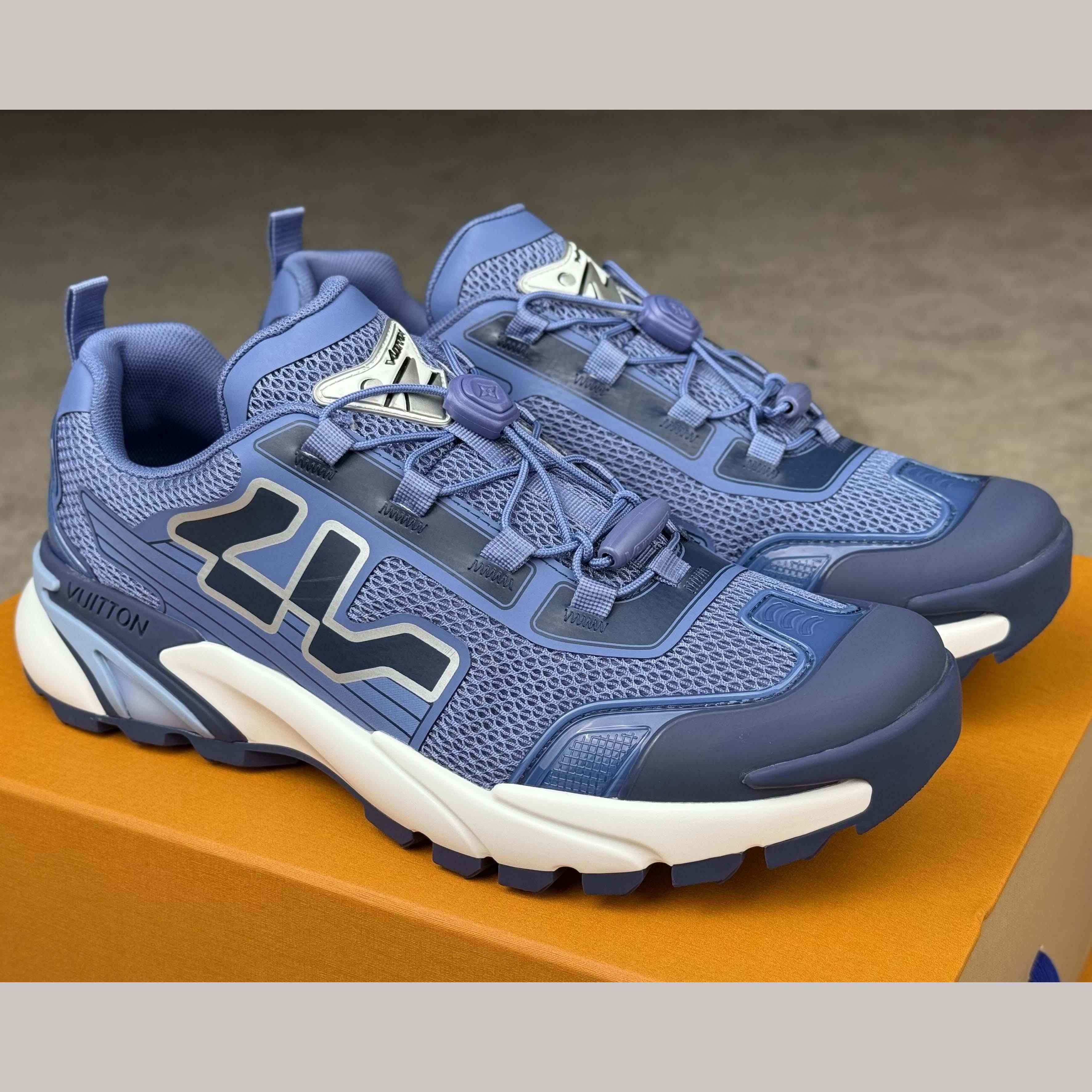 Louis Vuitton LV Runner Tatic Sneaker     1AHCPS - DesignerGu