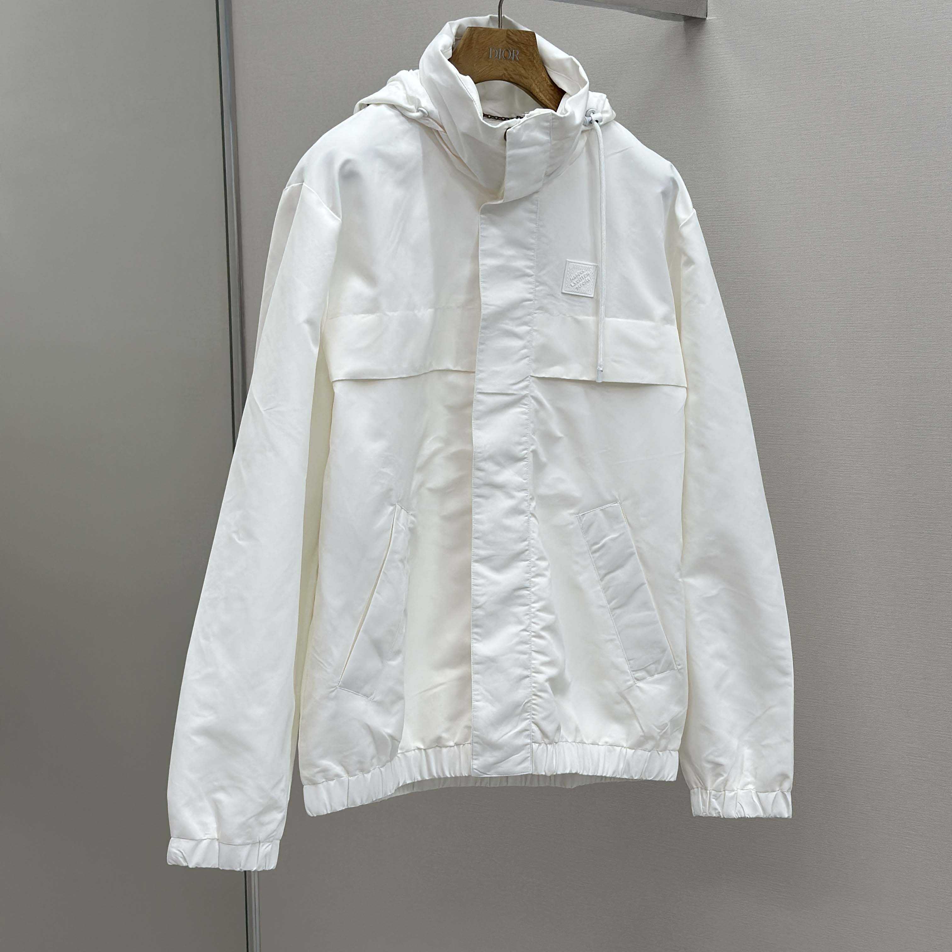 Louis Vuitton Signature Windbreaker   1AHUH1 - DesignerGu