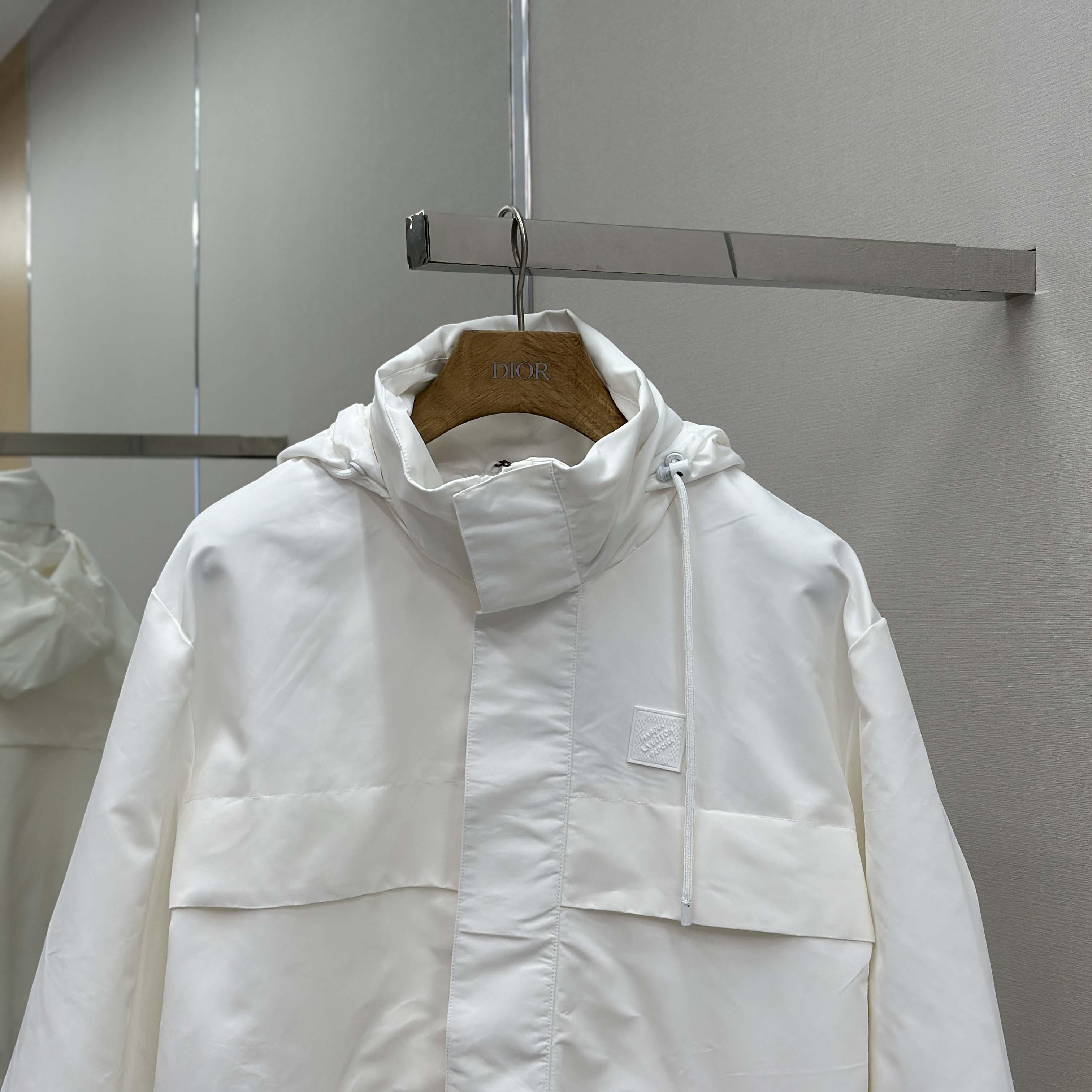 Louis Vuitton Signature Windbreaker   1AHUH1 - DesignerGu