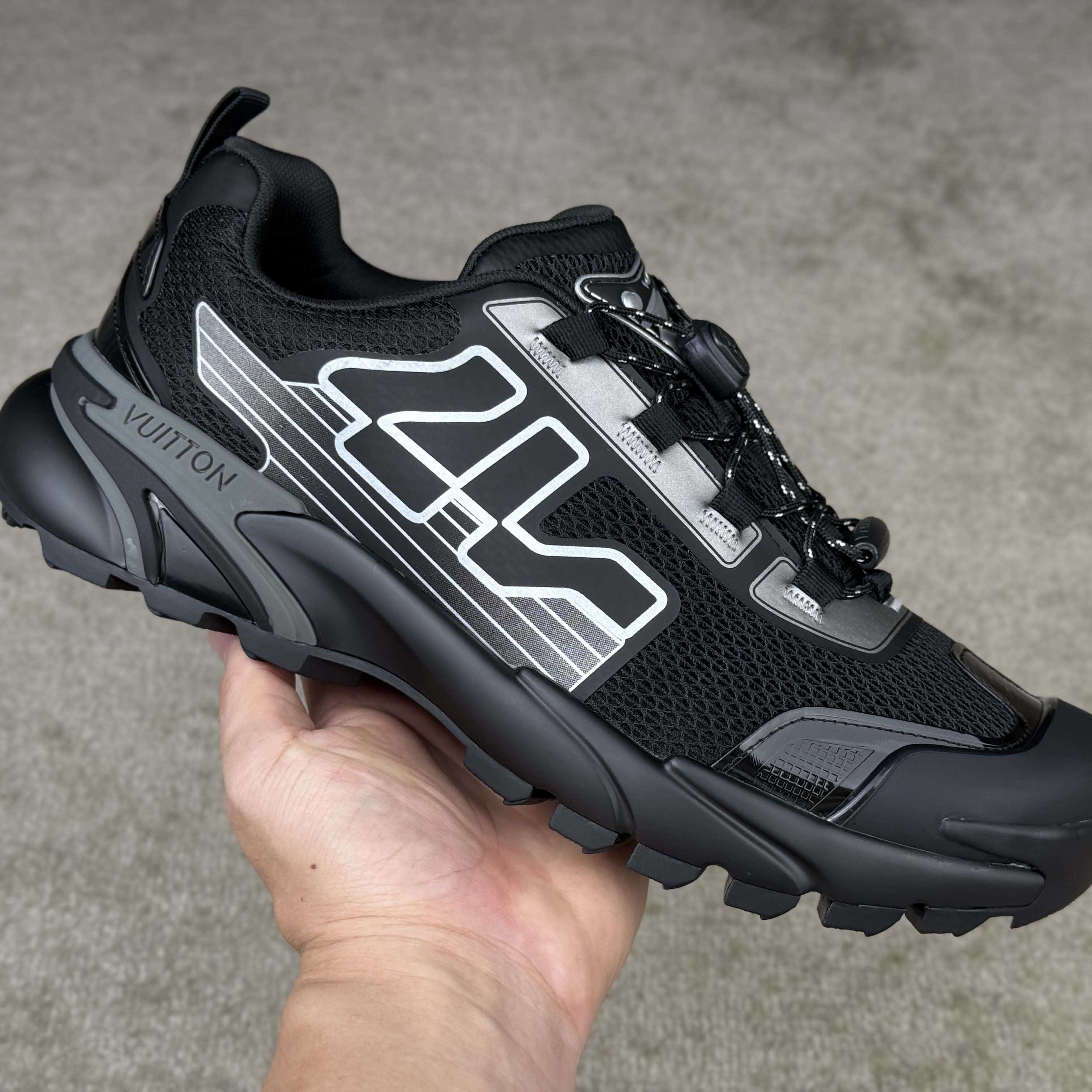 Louis Vuitton LV Runner Tatic Sneaker     1ADH08 - DesignerGu