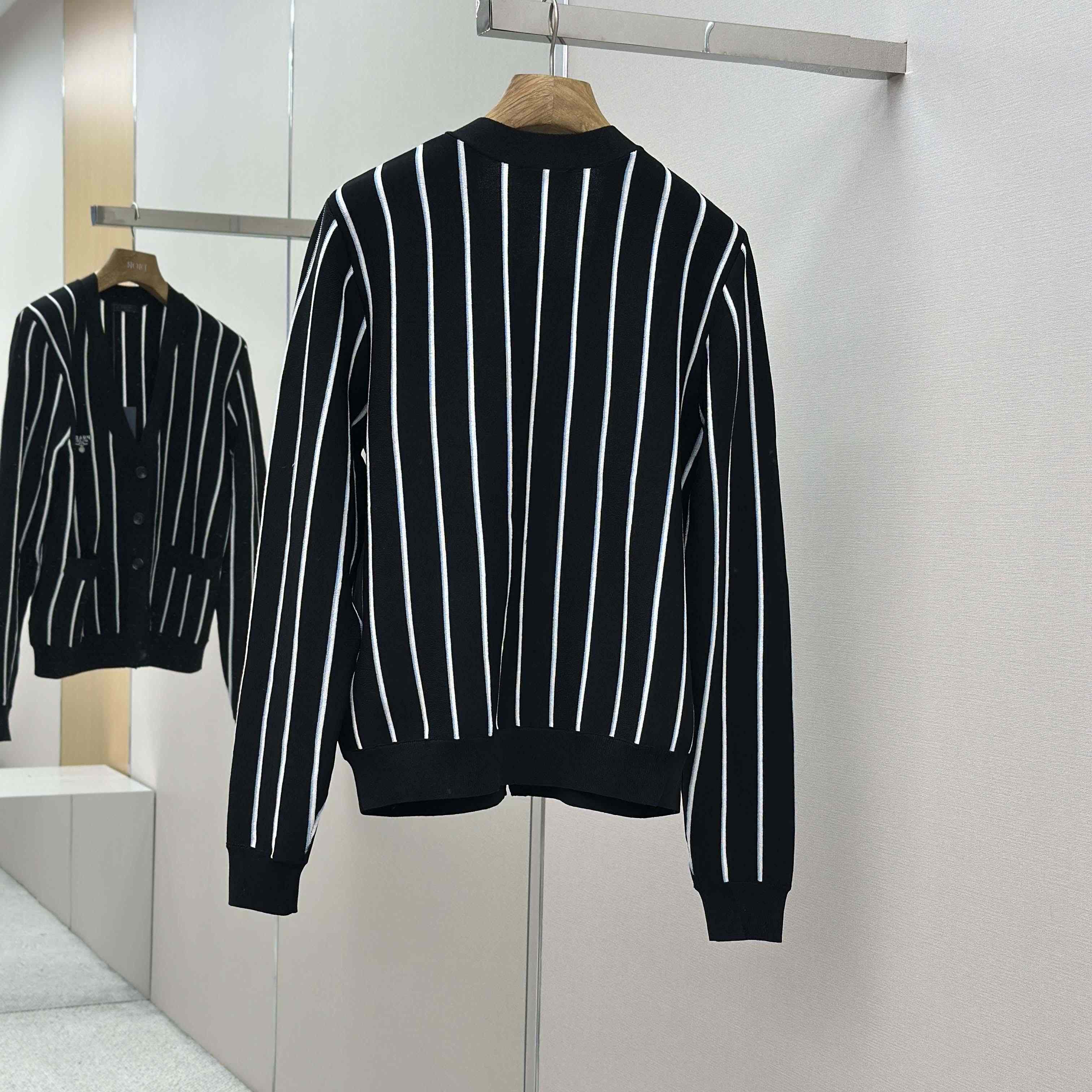Prada Black Wool Cardigan - DesignerGu