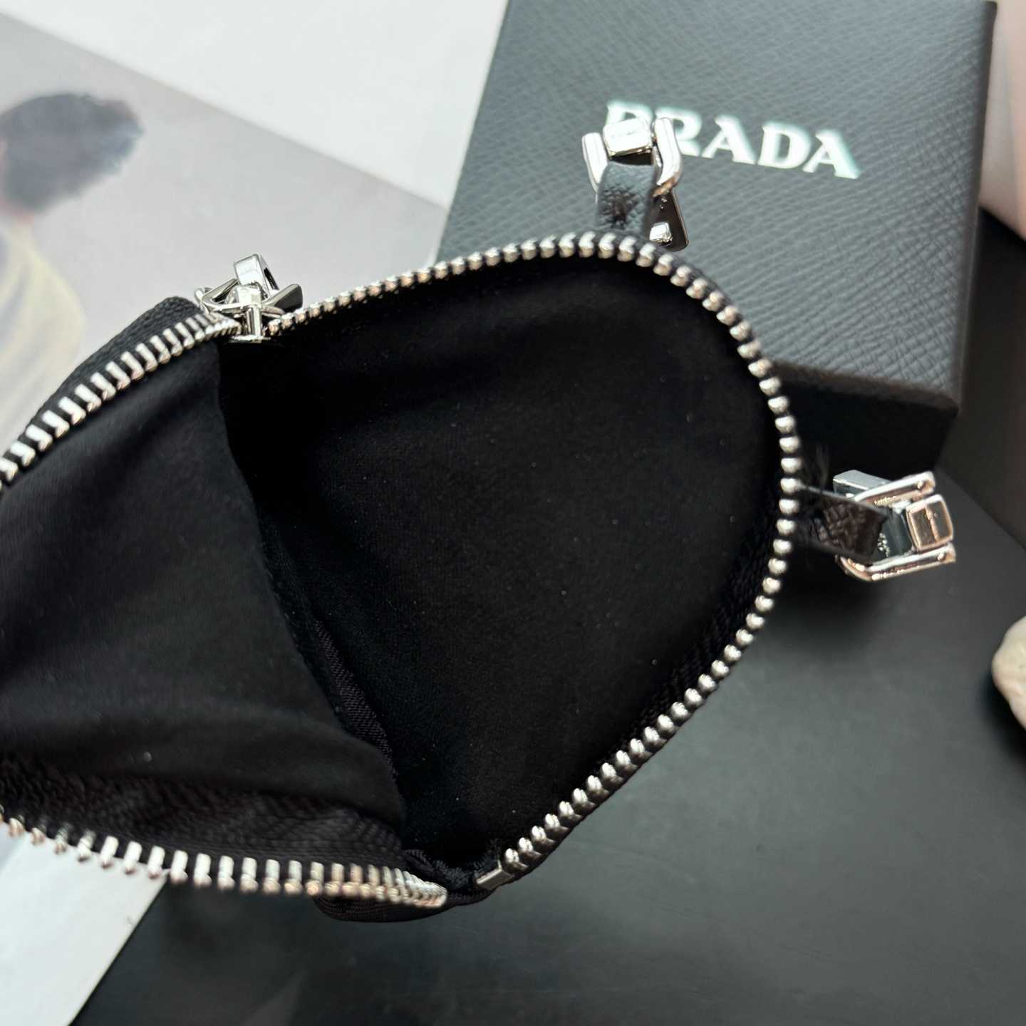 Prada Robot Trick Keychain - DesignerGu