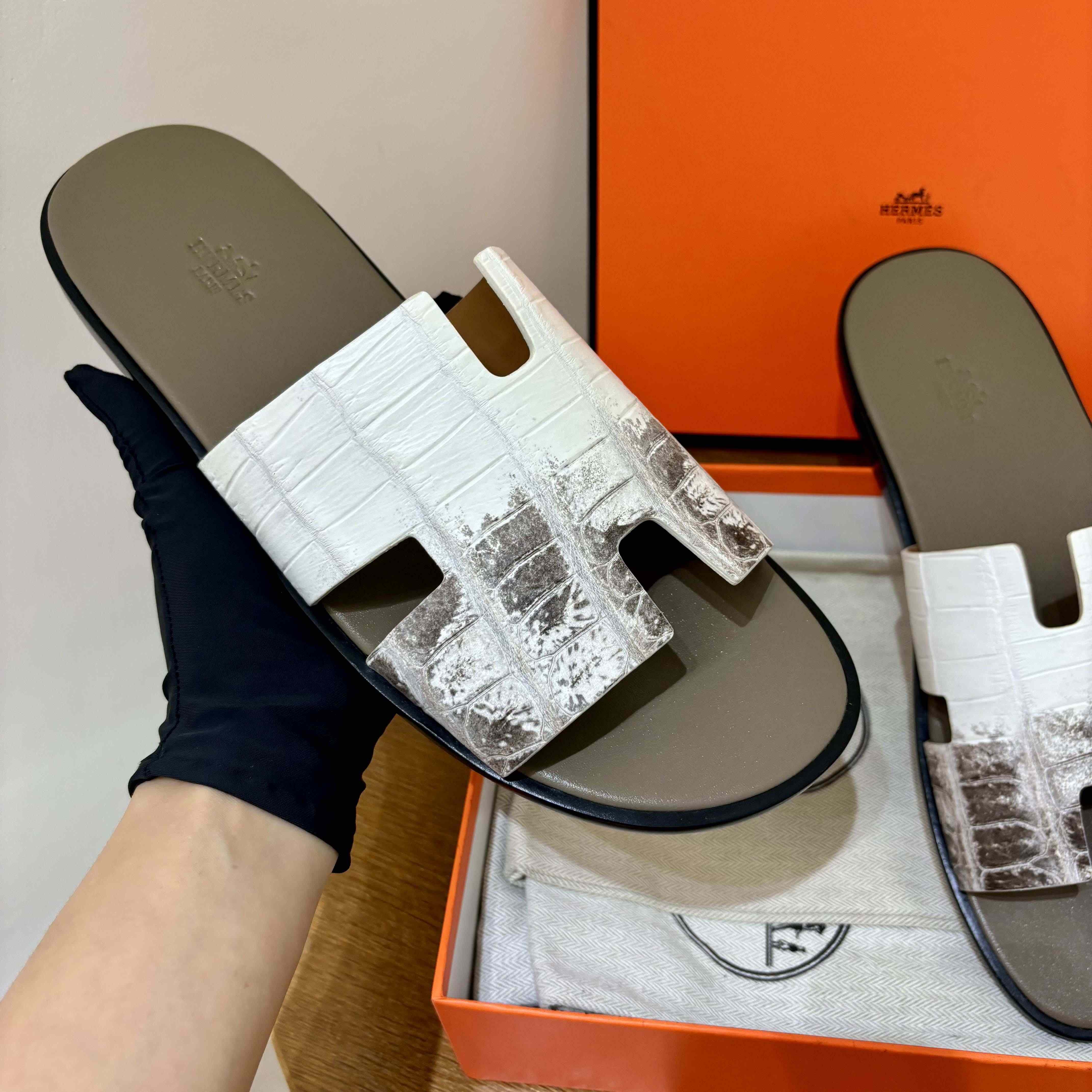 Hermes Izmir Sandal - DesignerGu