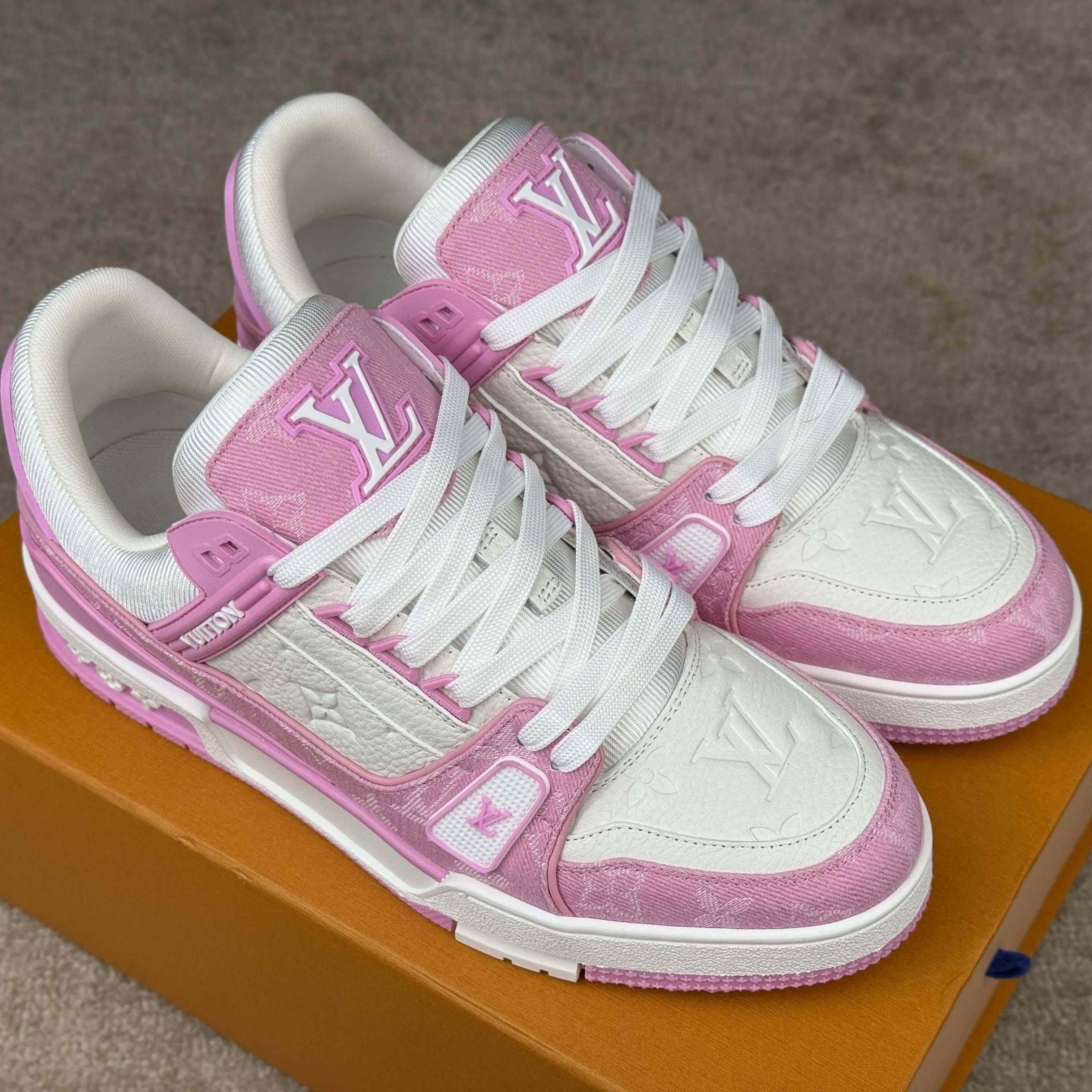Louis Vuitton LV Trainer Sneaker   1AIKNK - DesignerGu