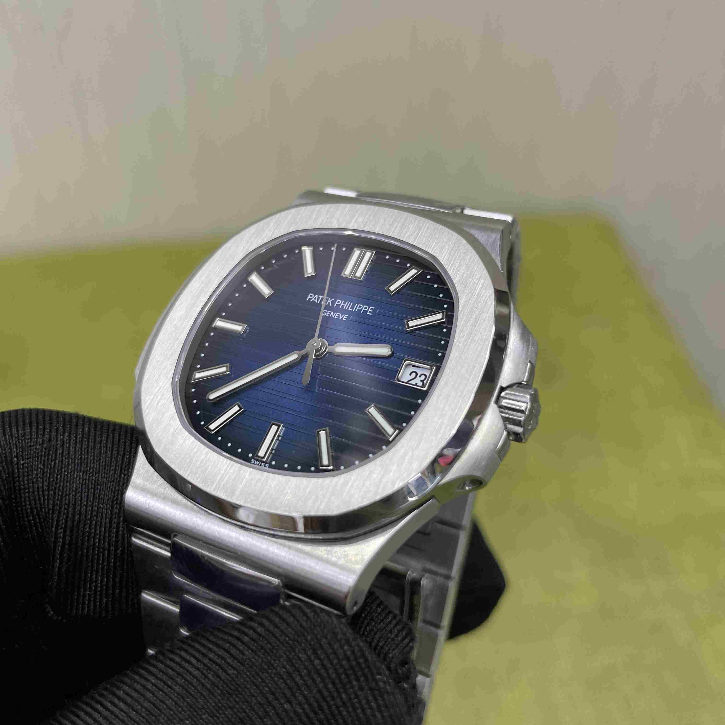 Patek Philippe Patek Nautilus 