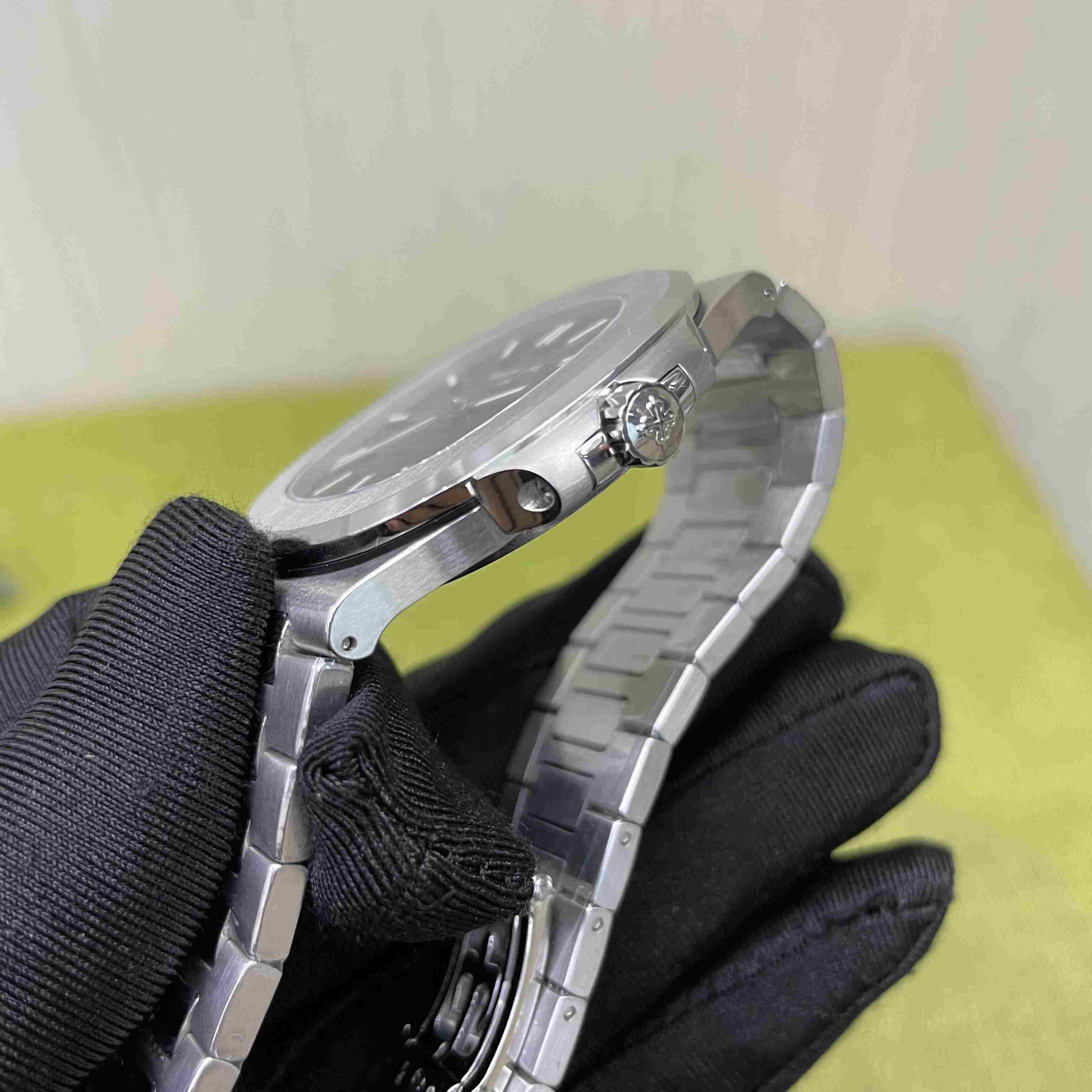 Patek Philippe Patek Nautilus 