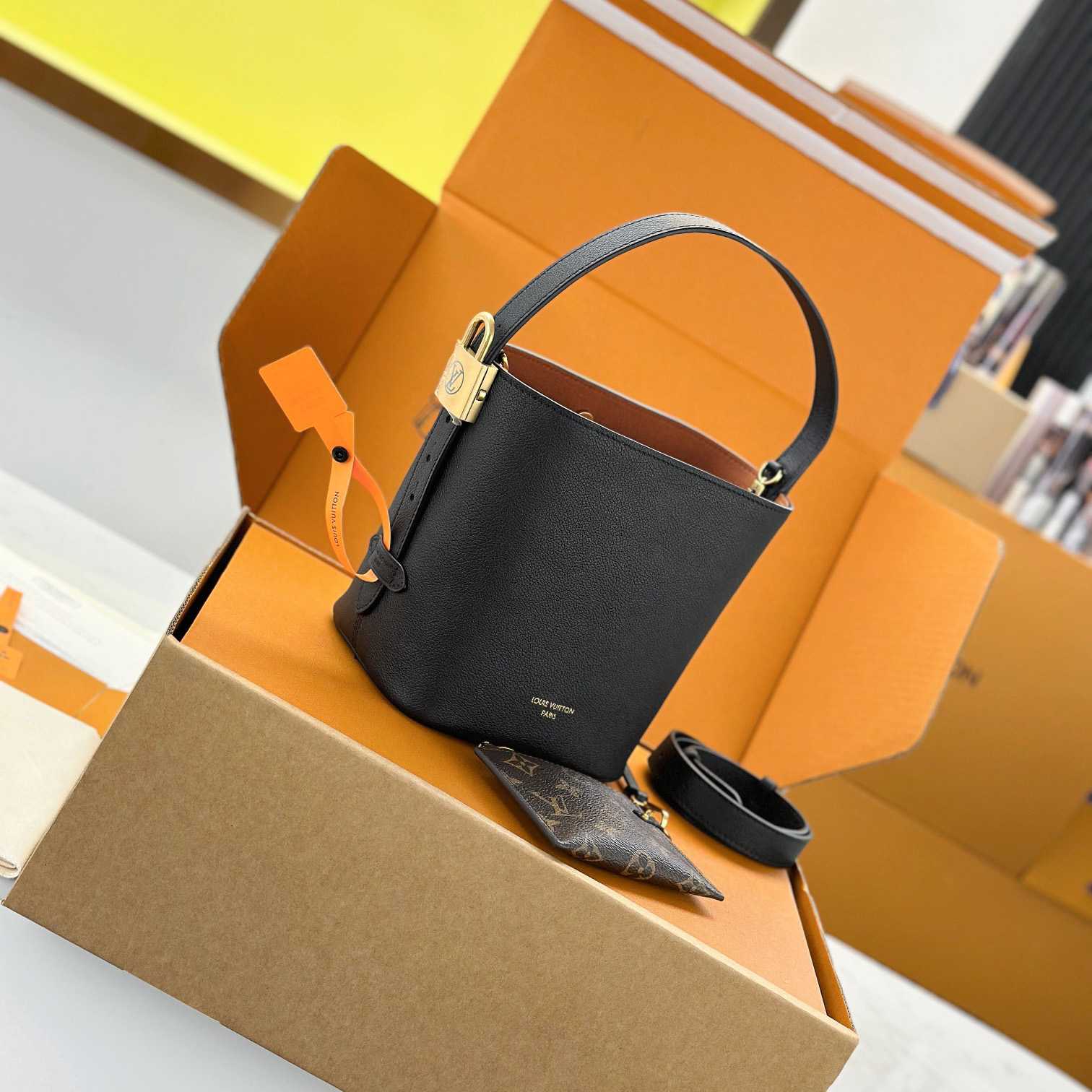 Louis Vuitton Low Key All In BB   M25543 - DesignerGu