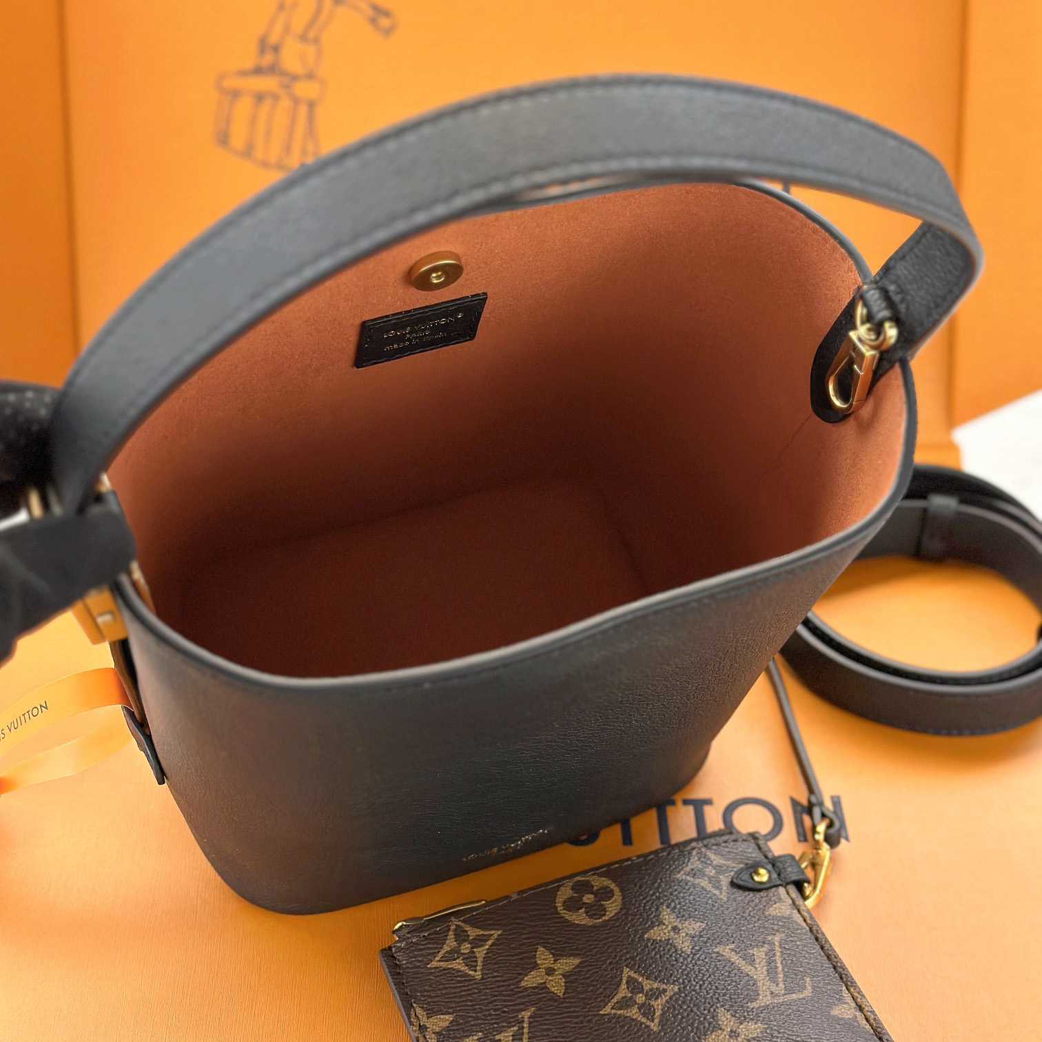 Louis Vuitton Low Key All In BB   M25543 - DesignerGu