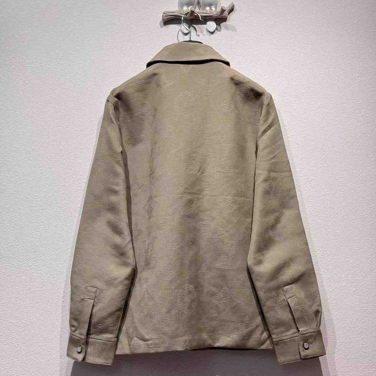 Louis Vuitton Monogram Embroidered Chic Overshirt   1AHBI3 - DesignerGu