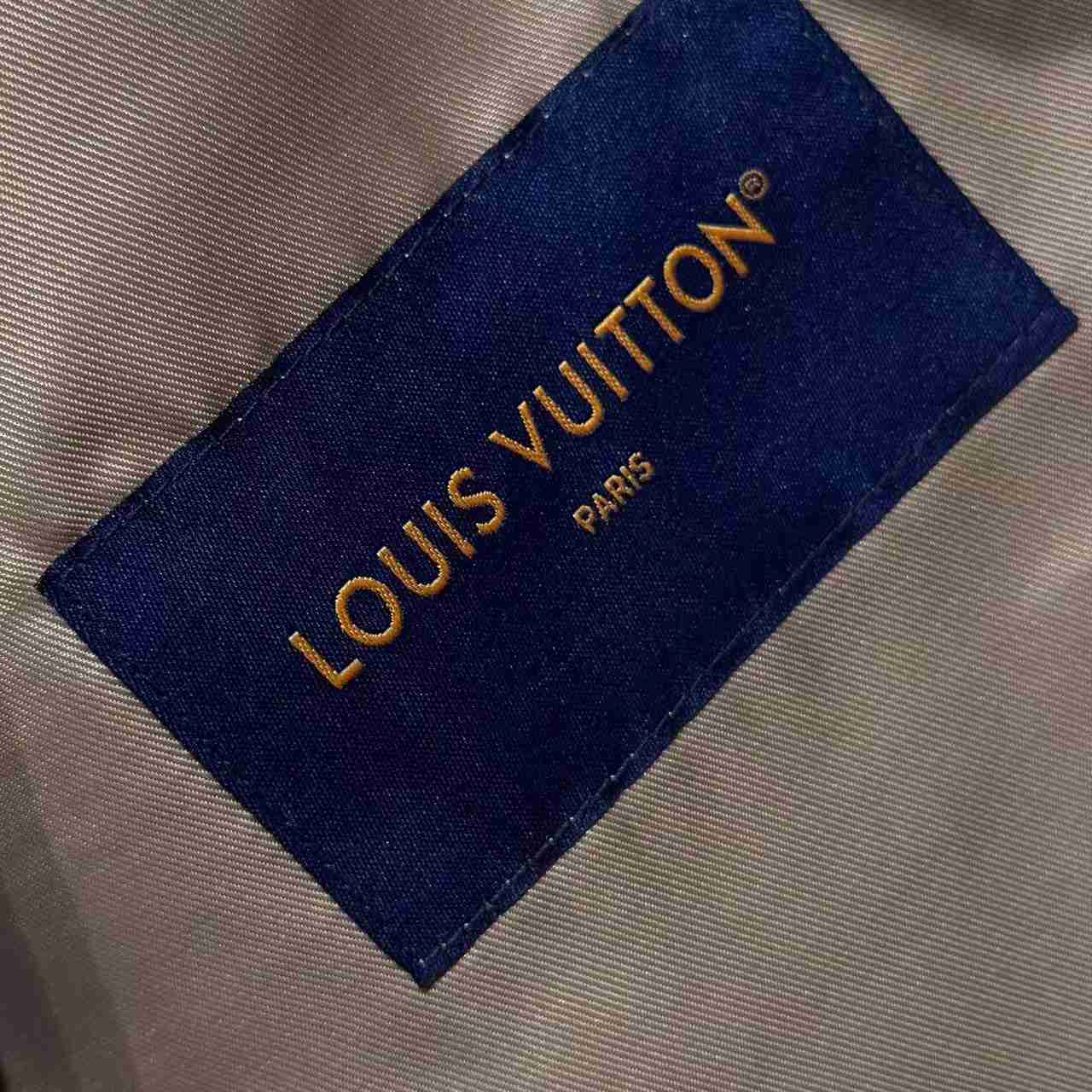 Louis Vuitton Monogram Embroidered Chic Overshirt   1AHBI3 - DesignerGu