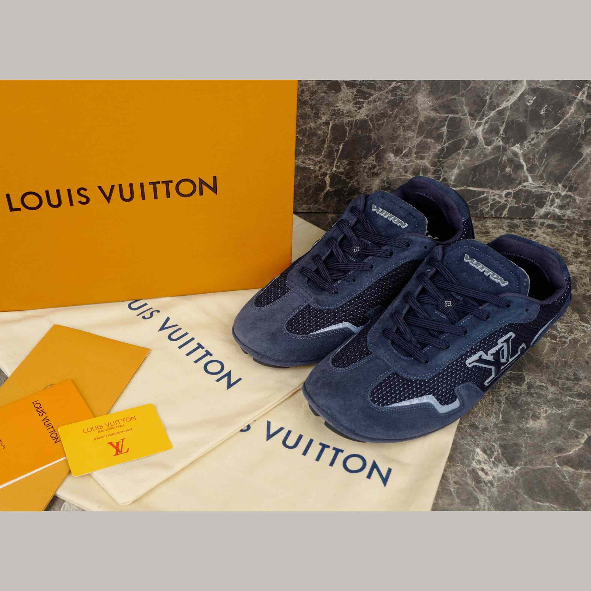 Louis Vuitton LV Rally Sneaker   1AHU69 - DesignerGu