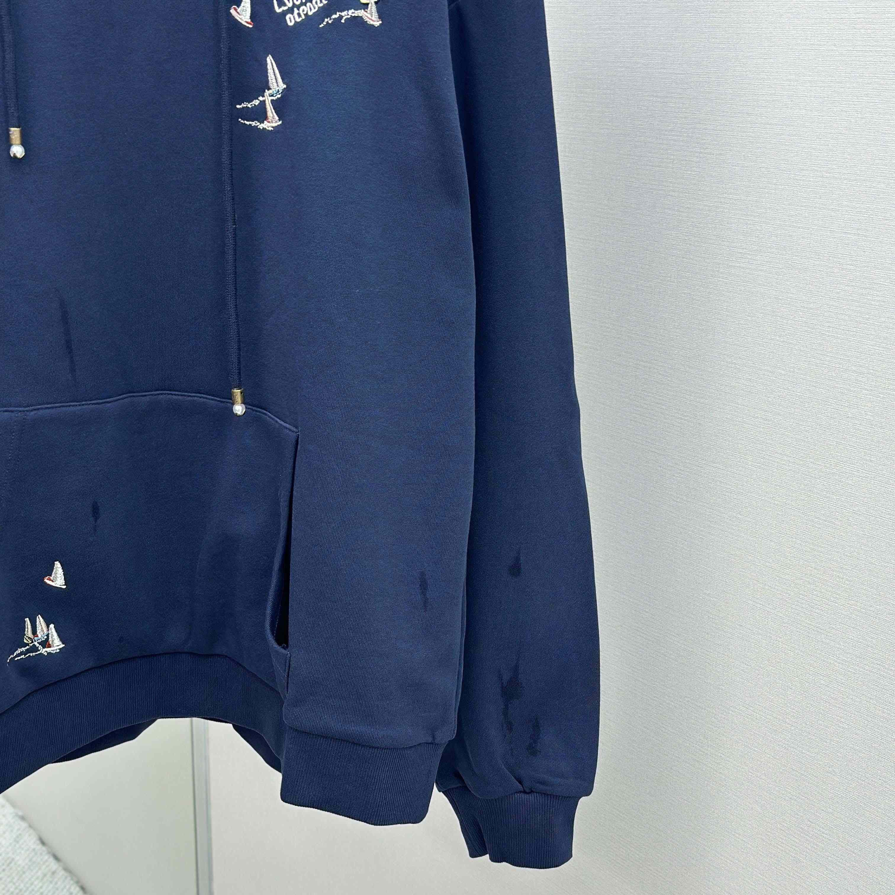 Louis Vuitton Embroidered Signature Hoodie   1AHW68 - DesignerGu