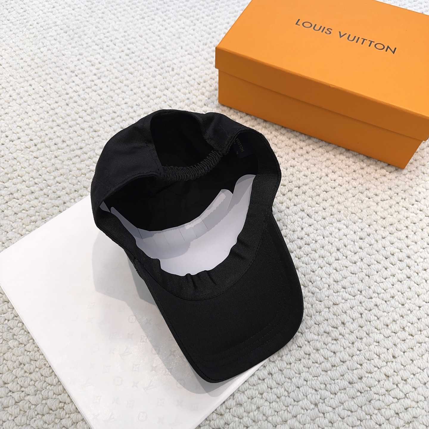 Louis Vuitton Cap - DesignerGu