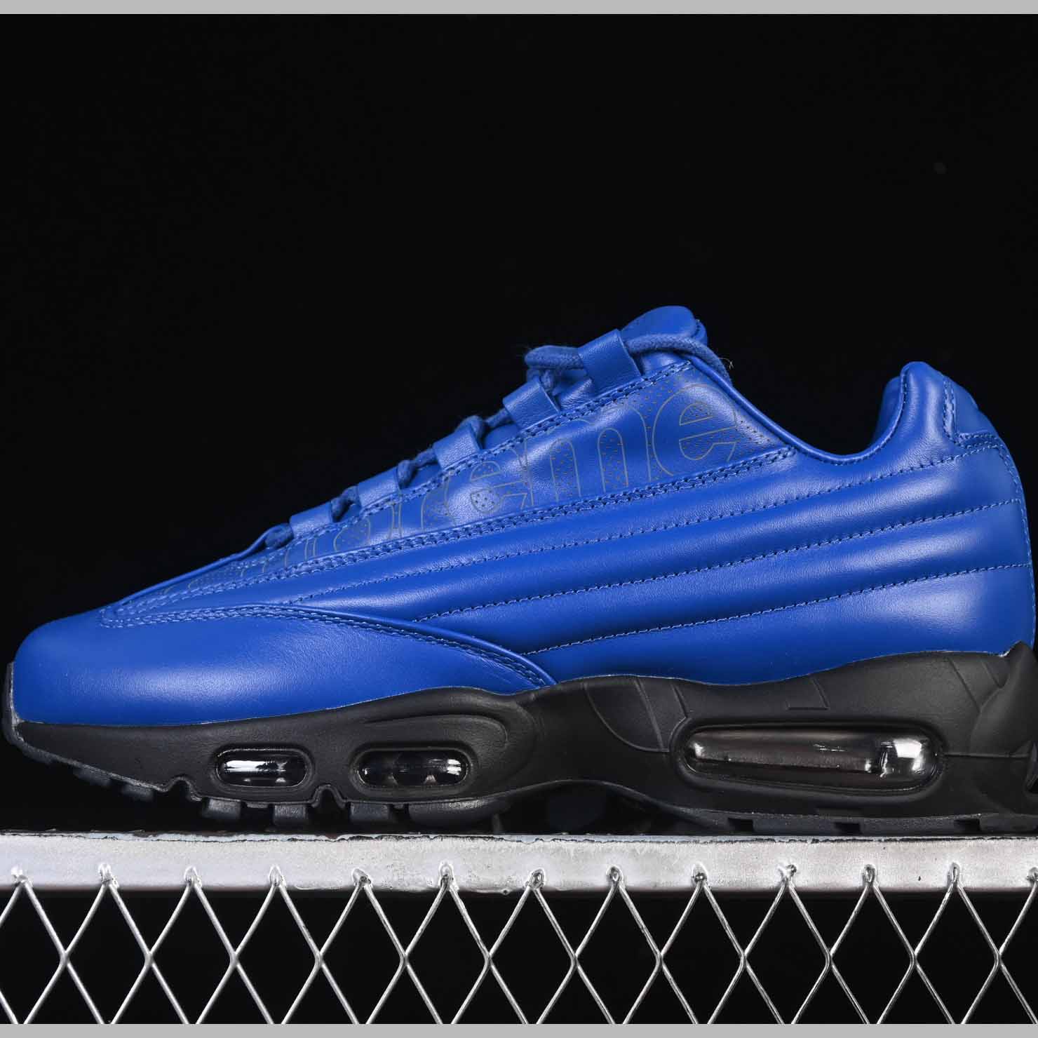 Supreme x Nike Air Max 95 Lux    CI0999-400 - DesignerGu