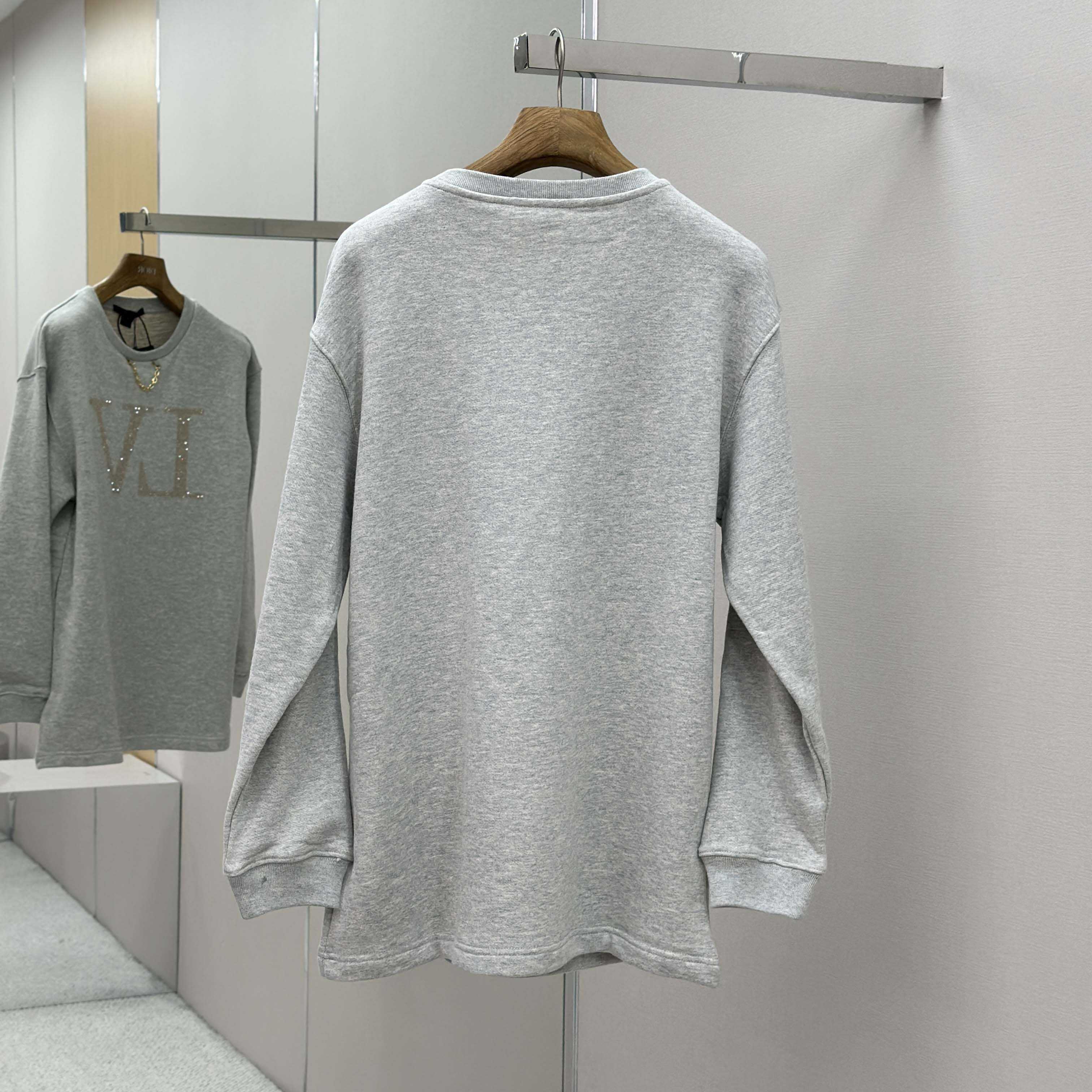 Louis Vuitton Rhinestone Signature Sweater   1AIBL9 - DesignerGu