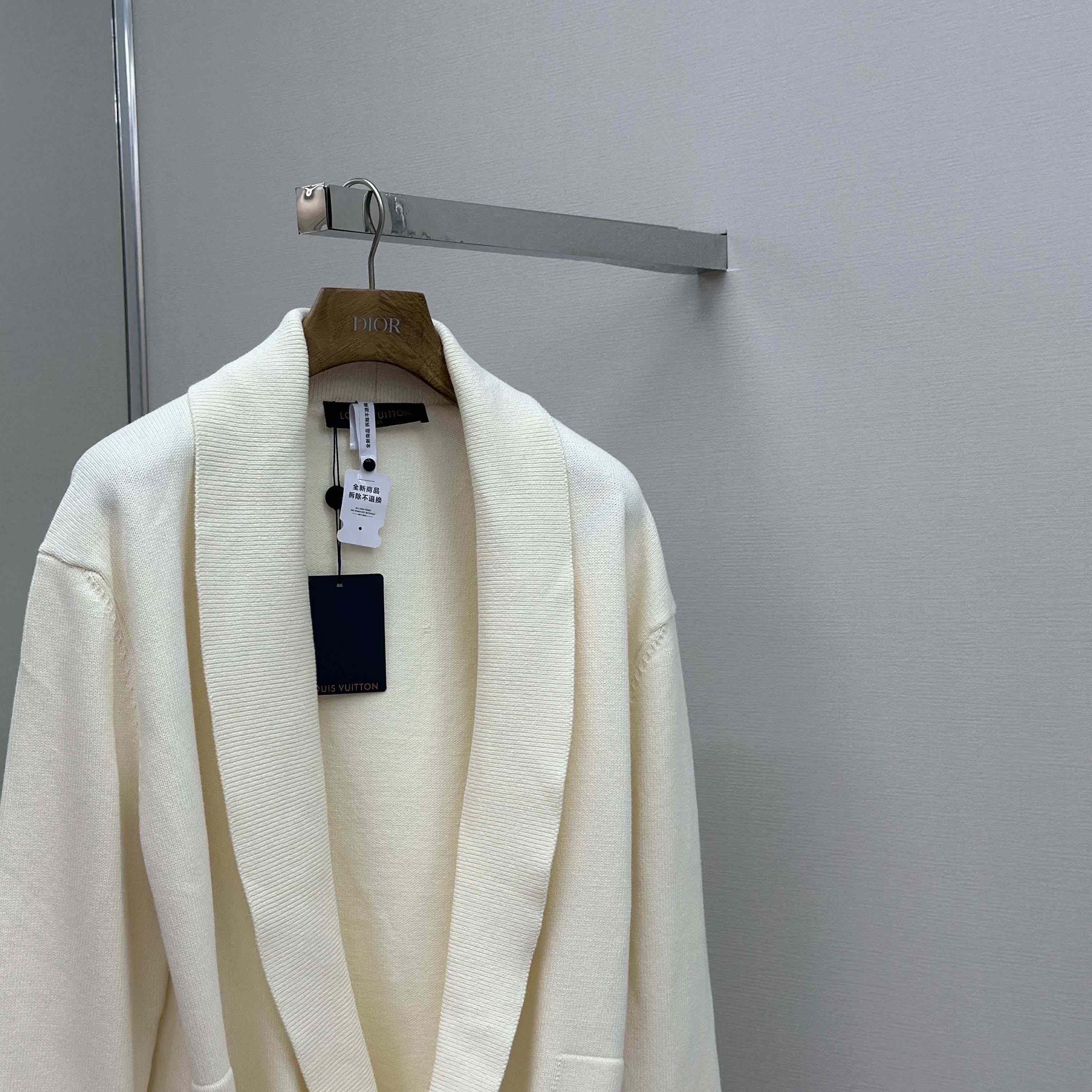 Louis Vuitton Shawl Collar Knit Jacket   1AHVNR - DesignerGu