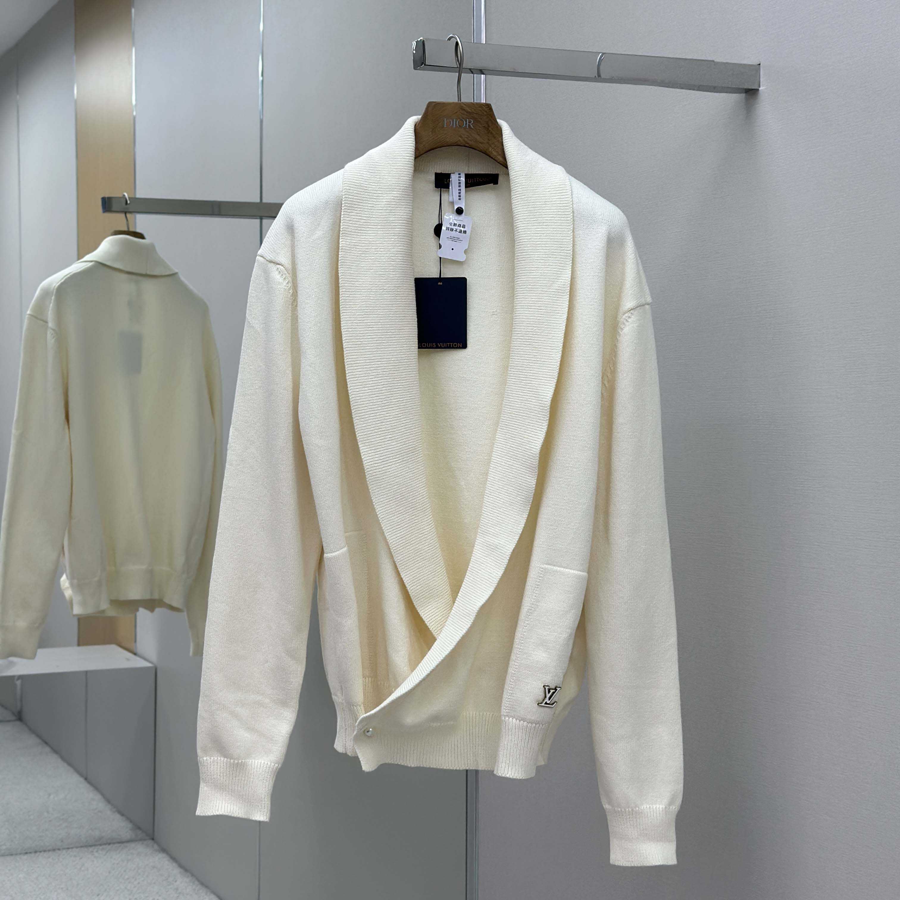 Louis Vuitton Shawl Collar Knit Jacket   1AHVNR - DesignerGu