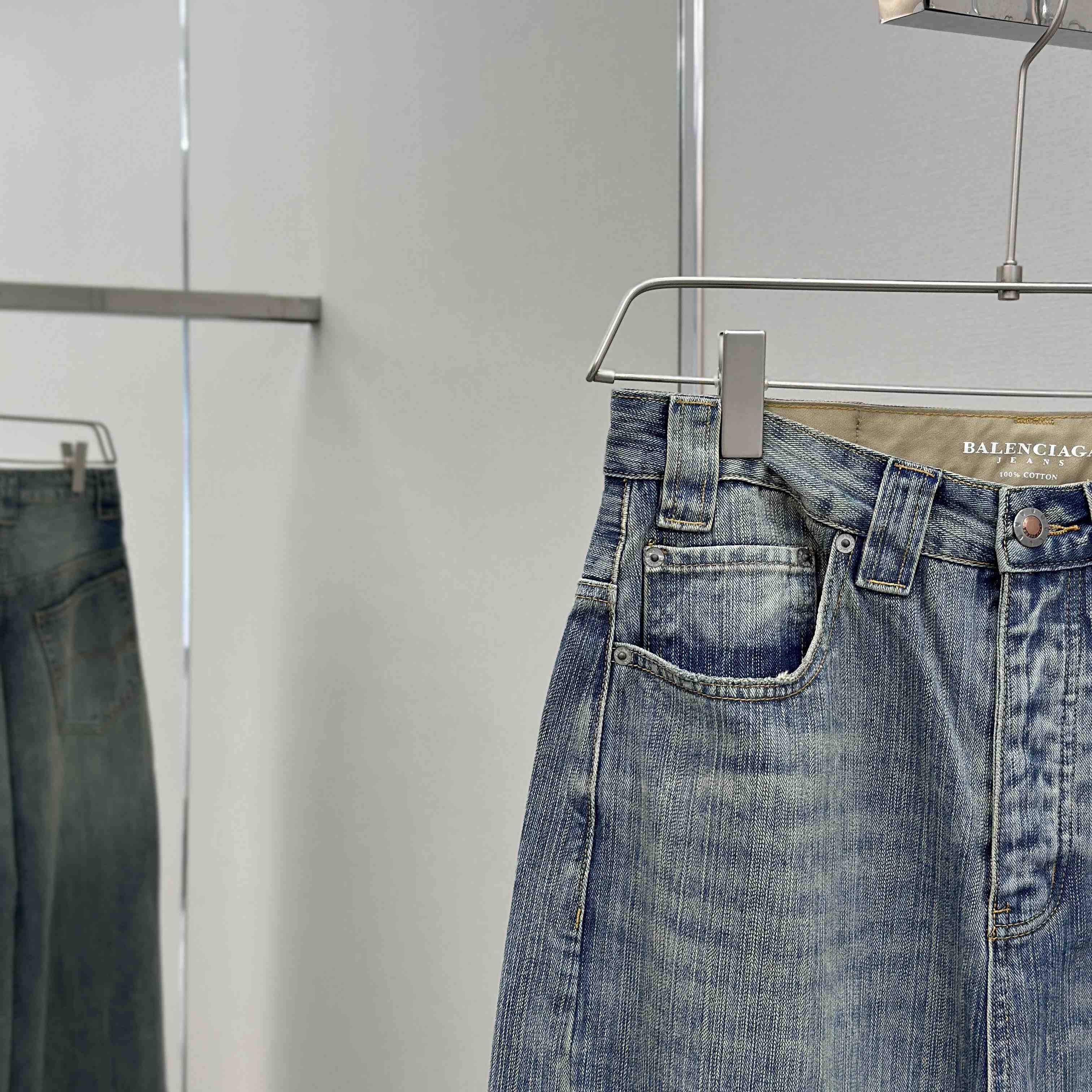 Balenciaga Baggy Jeans - DesignerGu