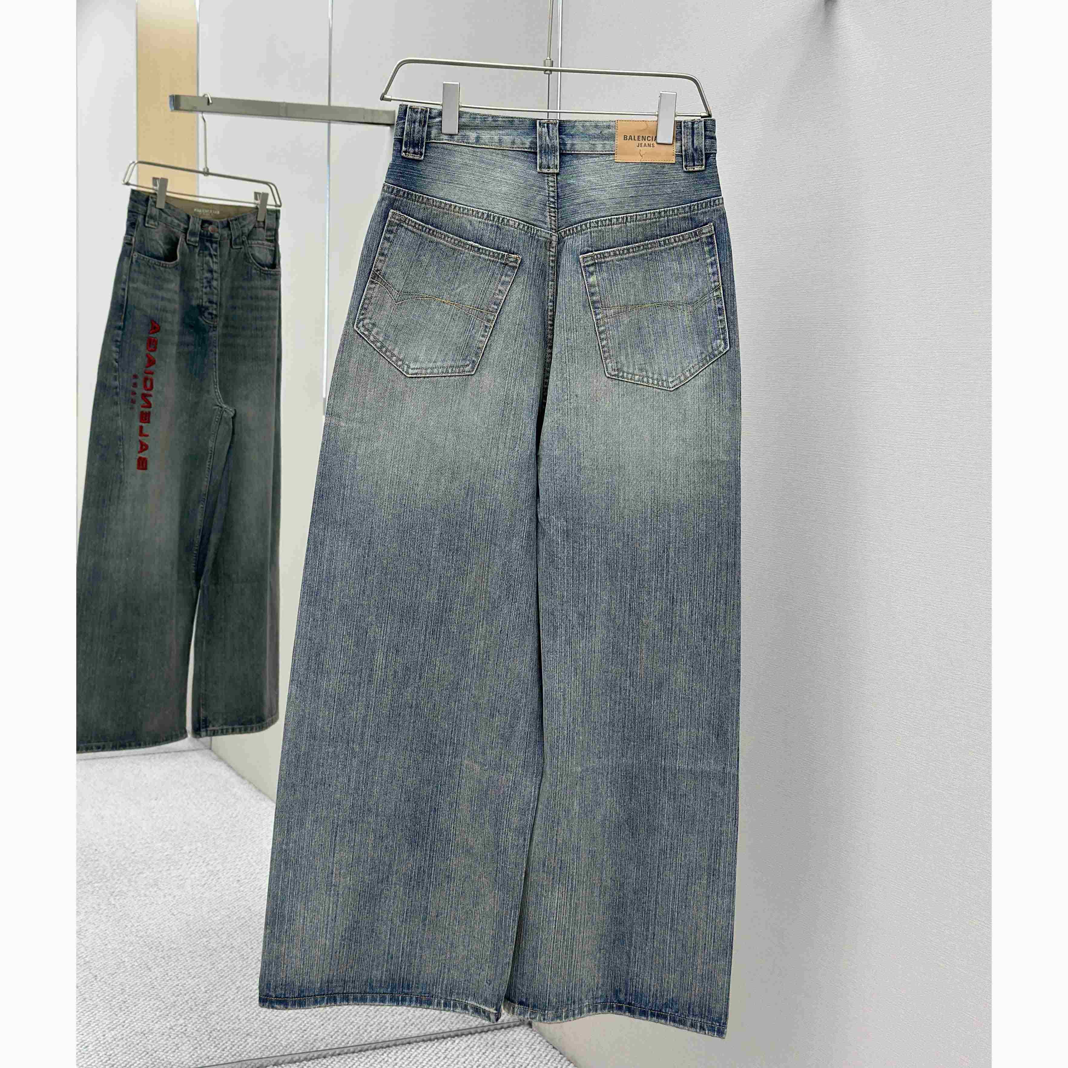 Balenciaga Baggy Jeans - DesignerGu
