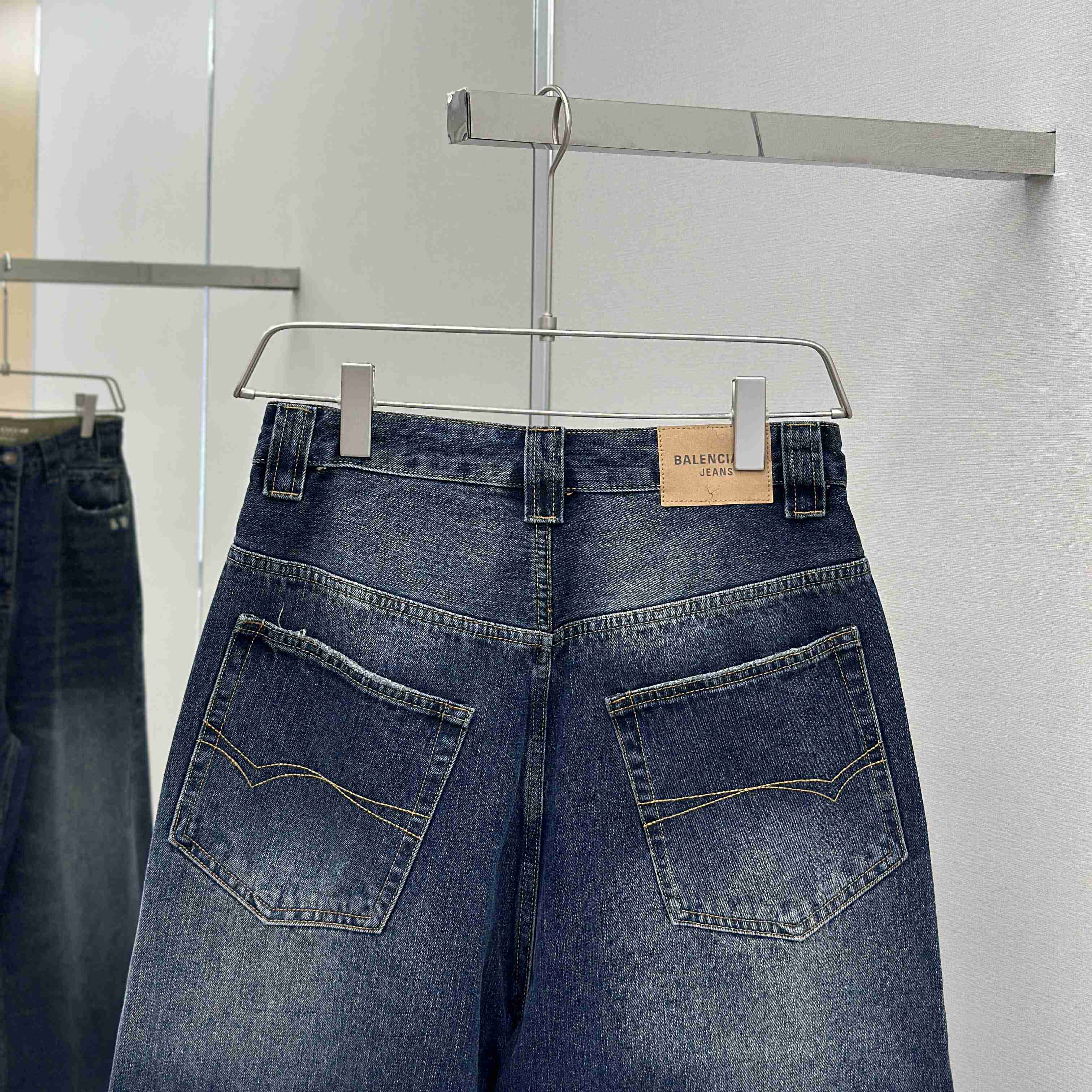 Balenciaga Baggy Jeans - DesignerGu