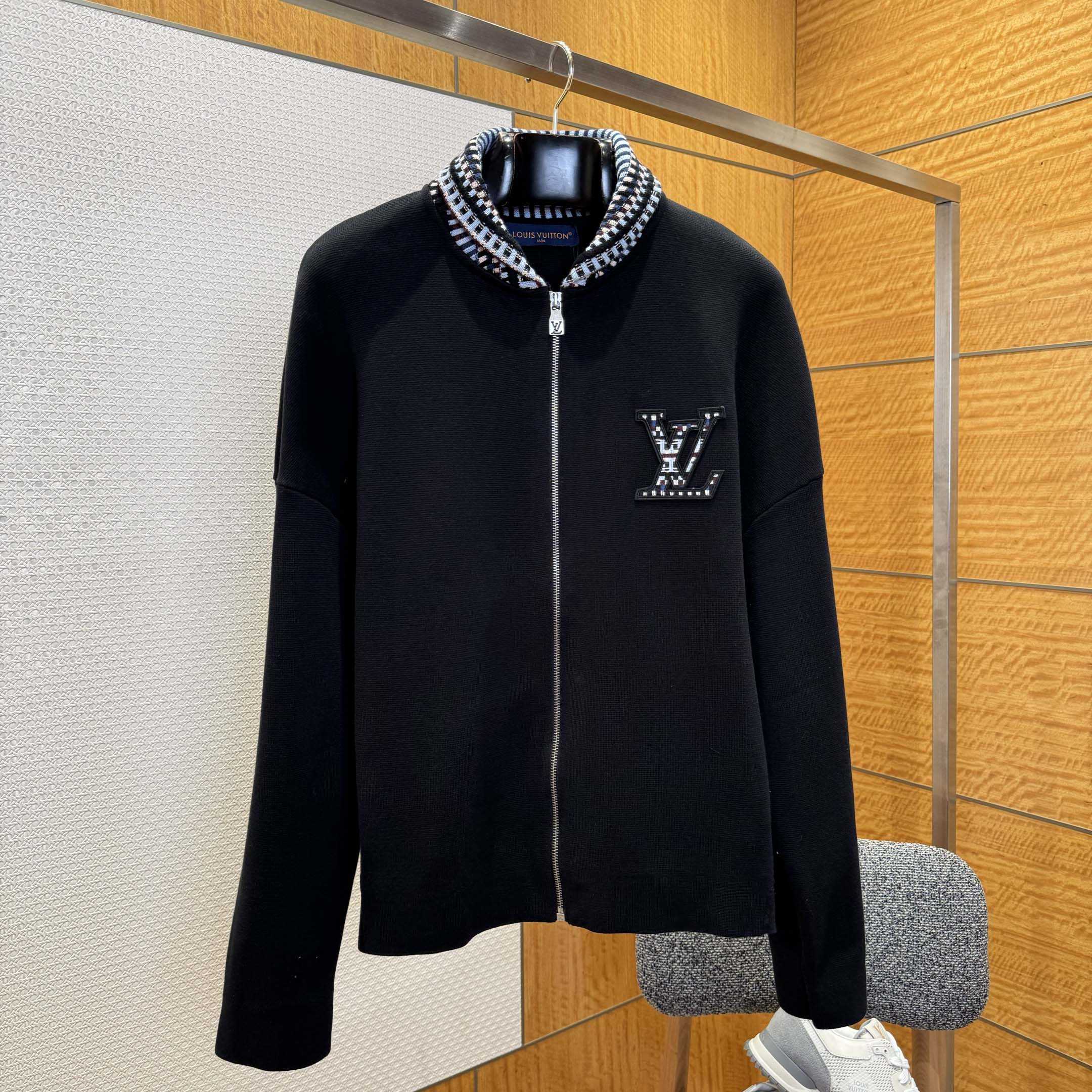 Louis Vuitton Knit Bomber   1AHVN4 - DesignerGu