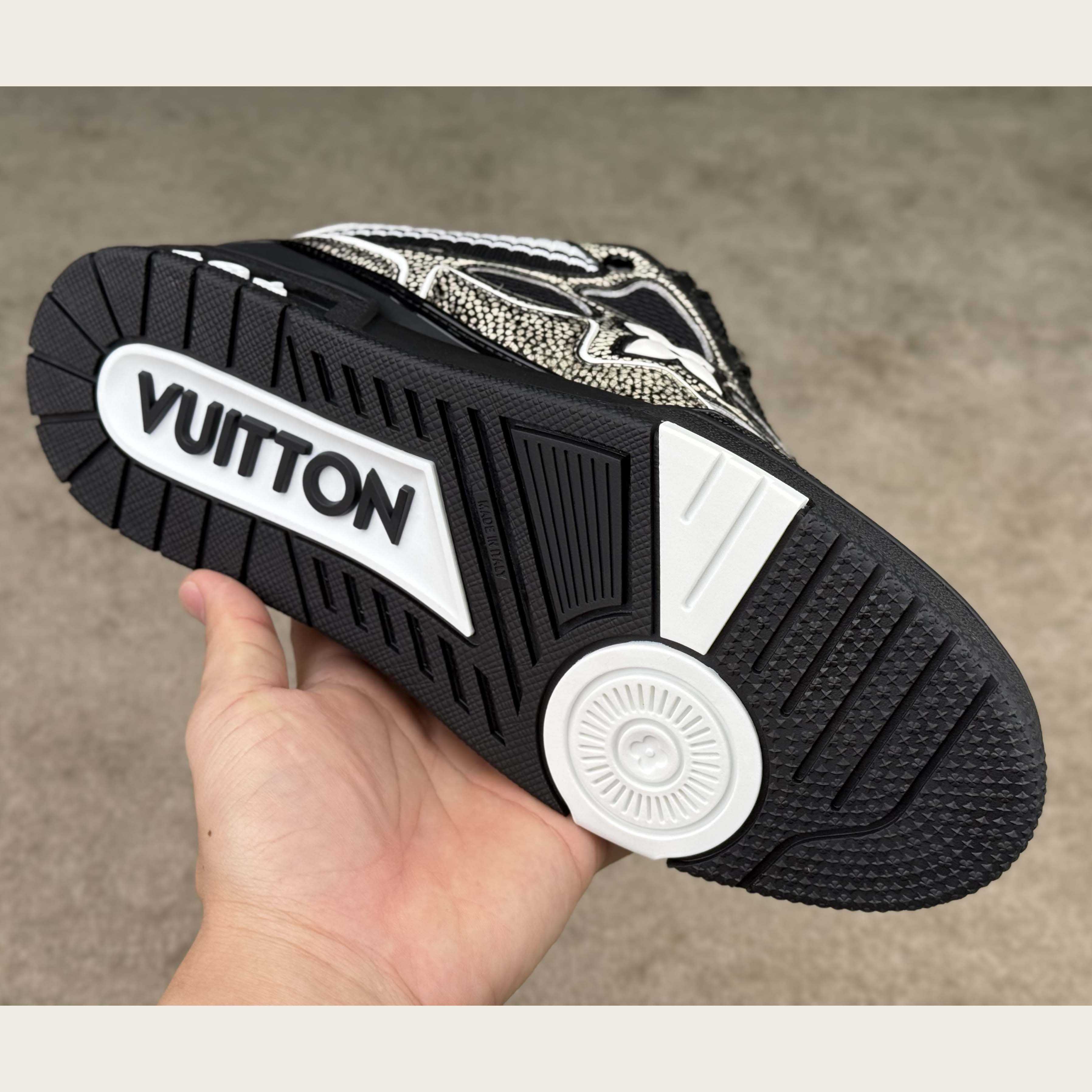 Louis Vuitton LV Skate Sneaker   1AHSX7 - DesignerGu