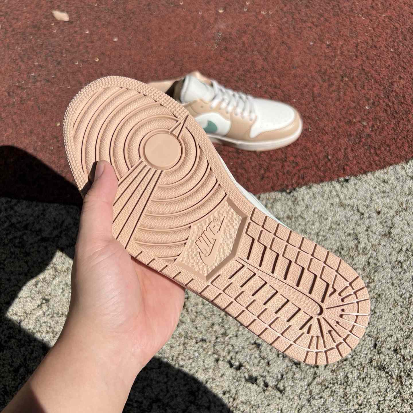 Jordan Air Jordan 1 Low    DC0774-130 - DesignerGu