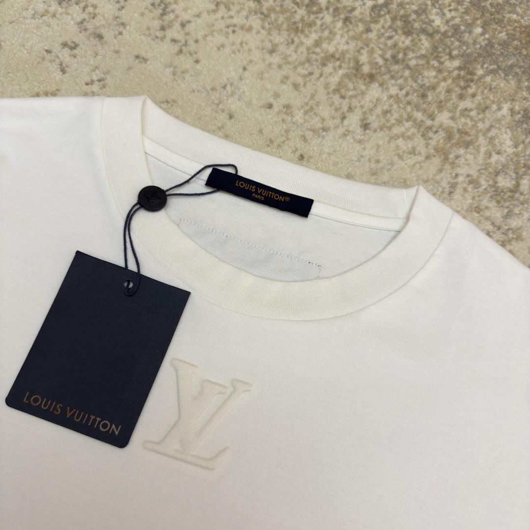 Louis Vuitton Embossed LV Long-Sleeved T-Shirt   1AIOIP - DesignerGu