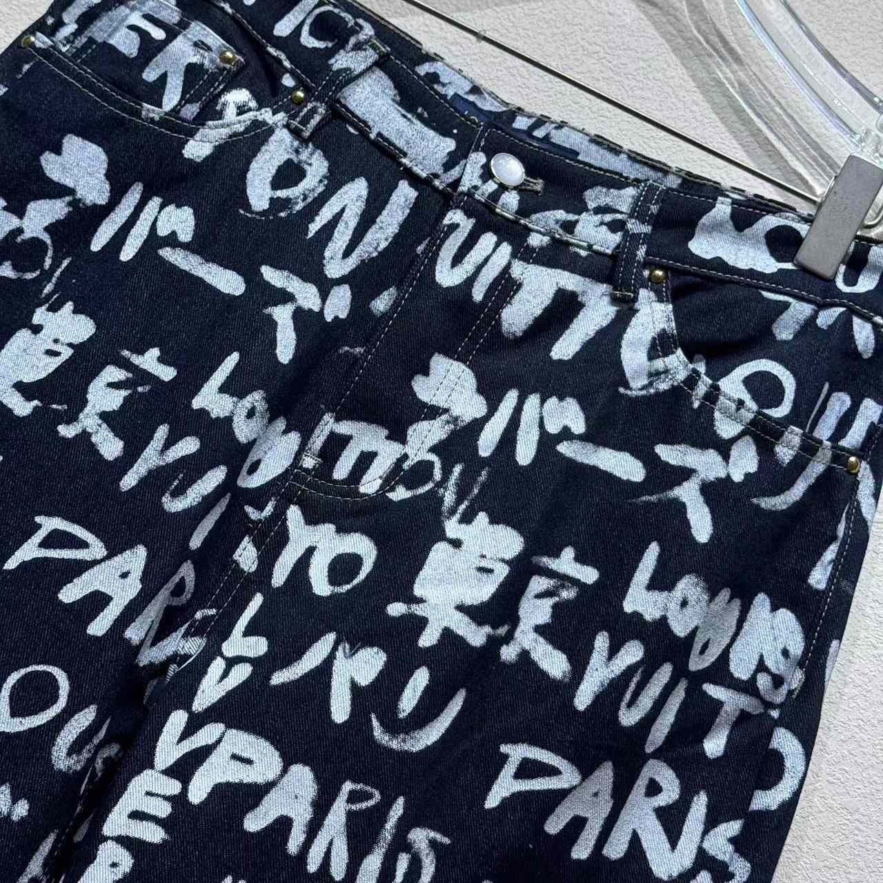 Louis Vuitton Denim Skate Pants   1AILT0 - DesignerGu